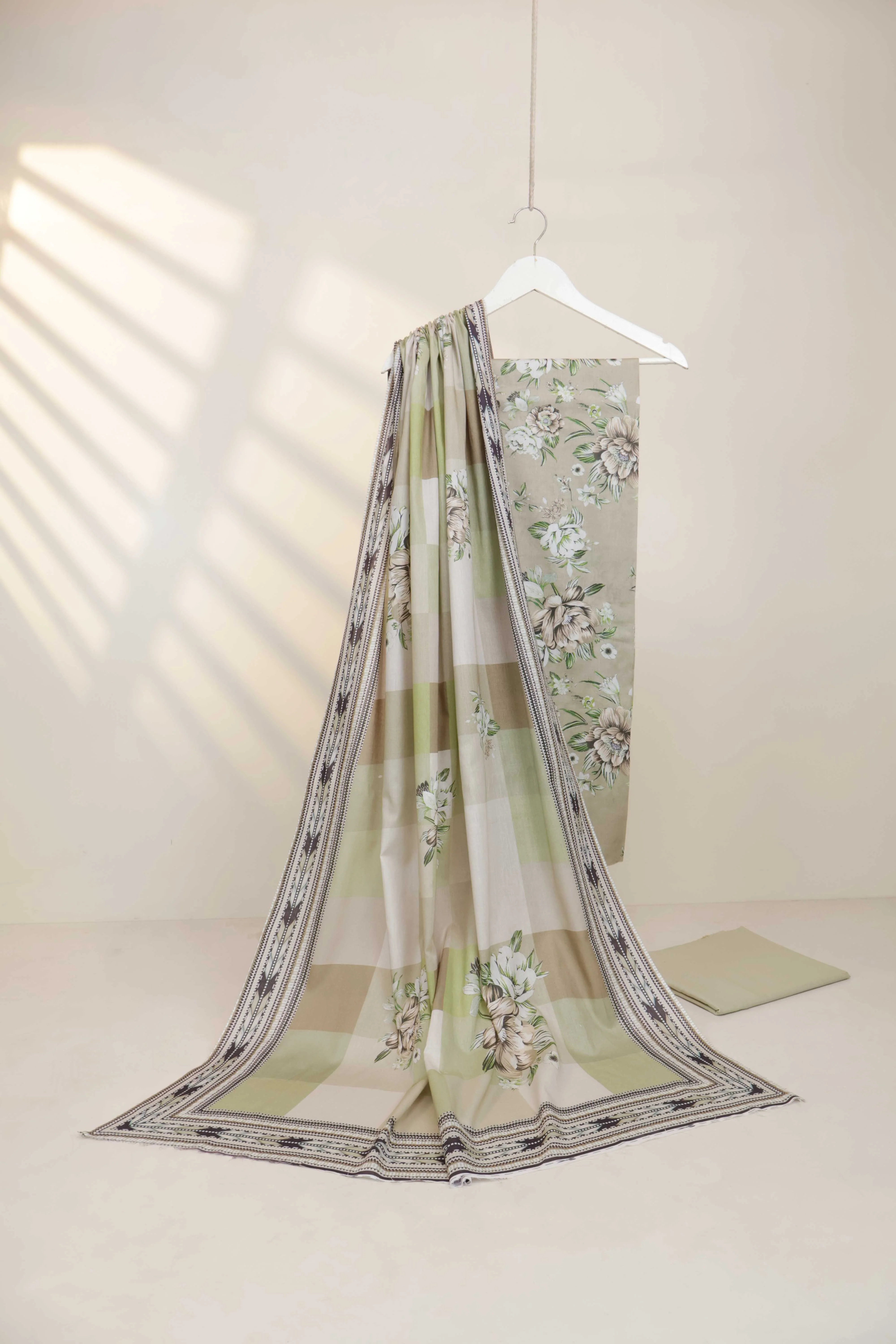 10 Lawn suit Bundle LRP03US - Image 7