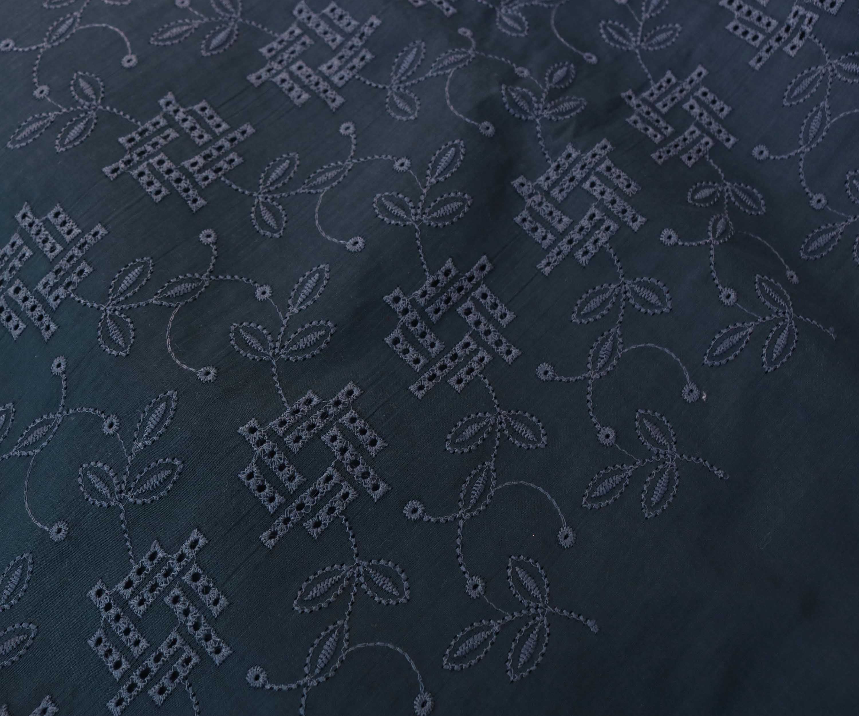 2Piece – Embroidered Lawn H25L2P147 - Image 2