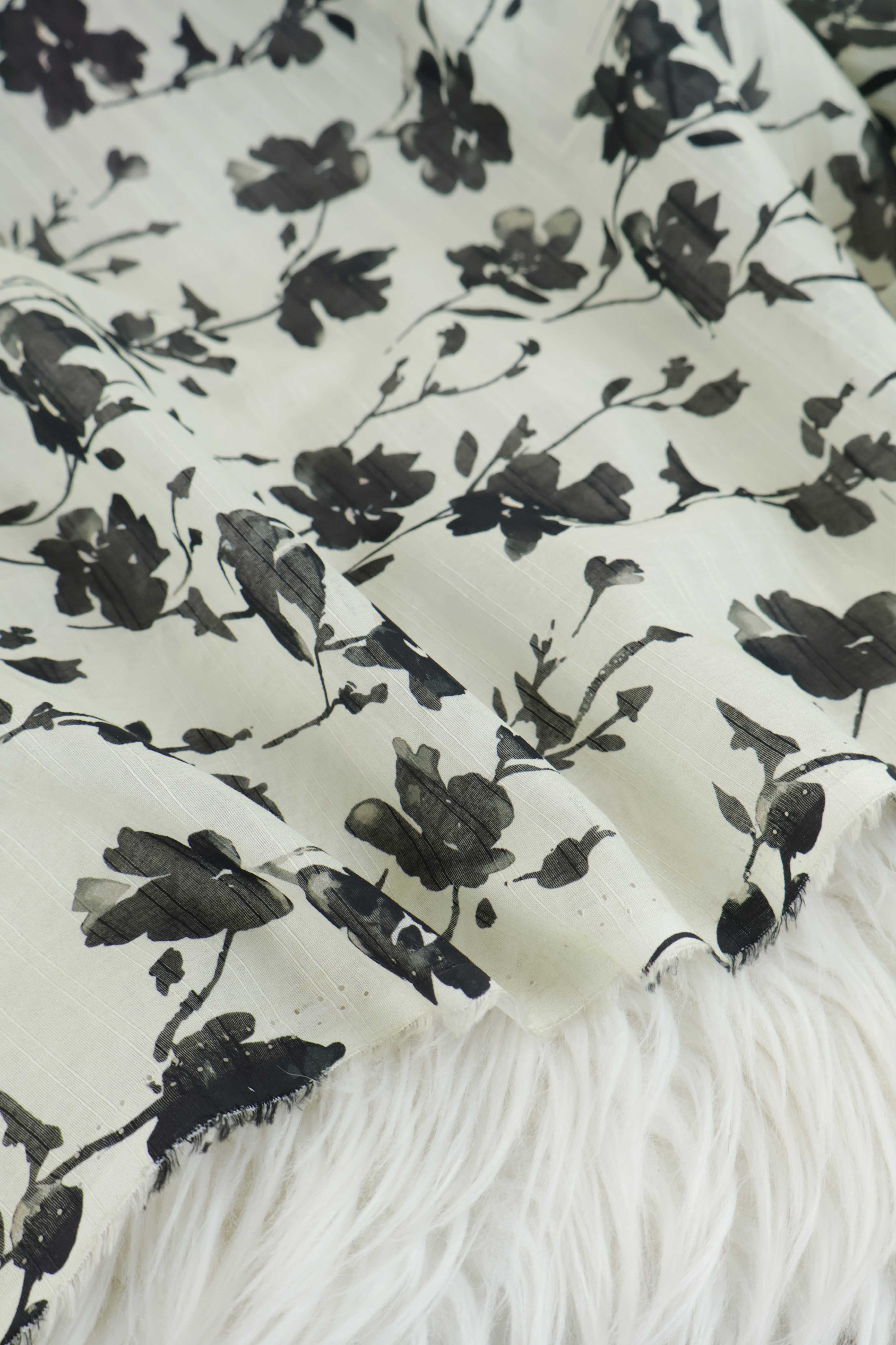 2Piece – Printed Doriya Lawn L2P235 - Image 3