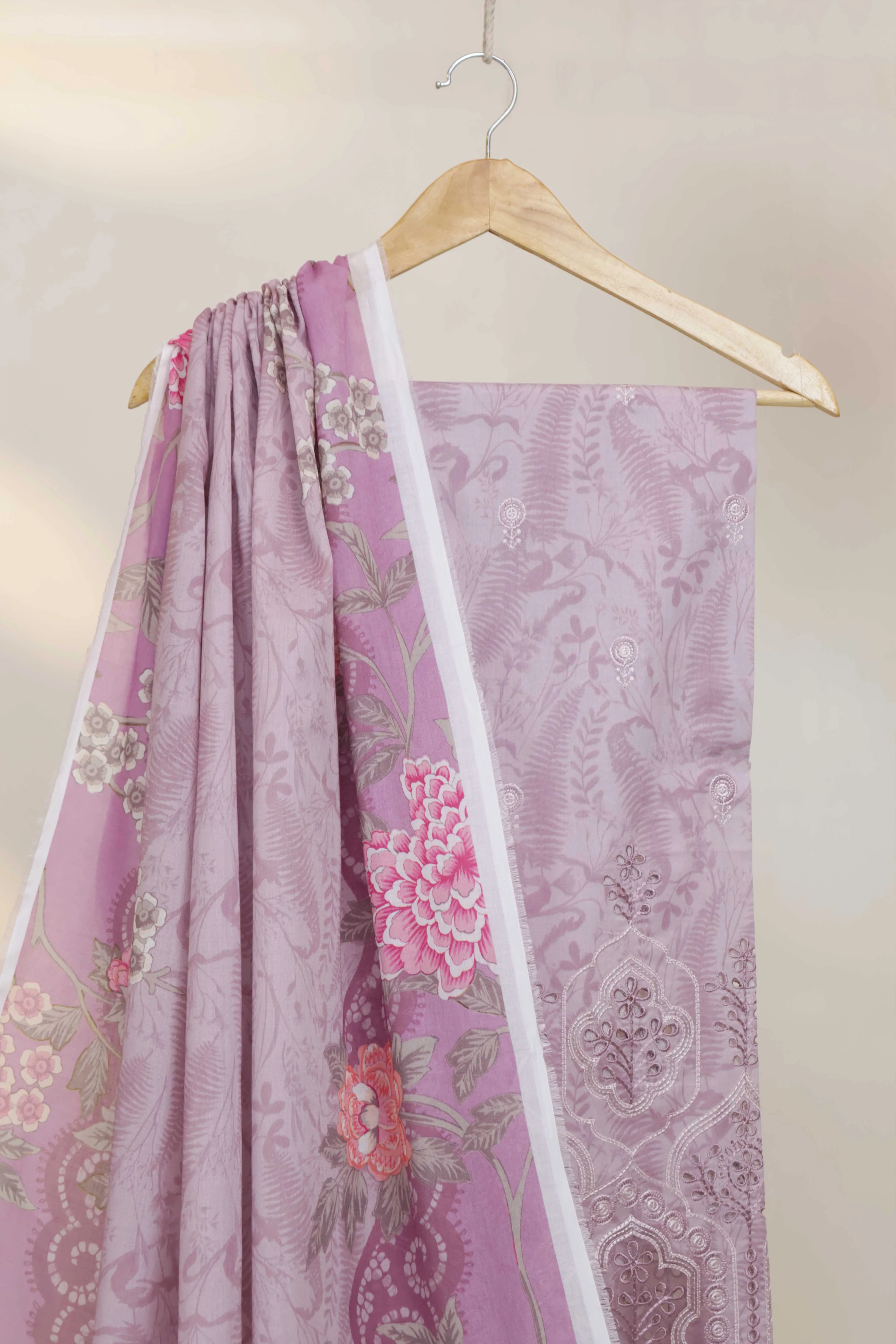 3-Piece Lawn Embroidered Suit V4D04 - Image 4