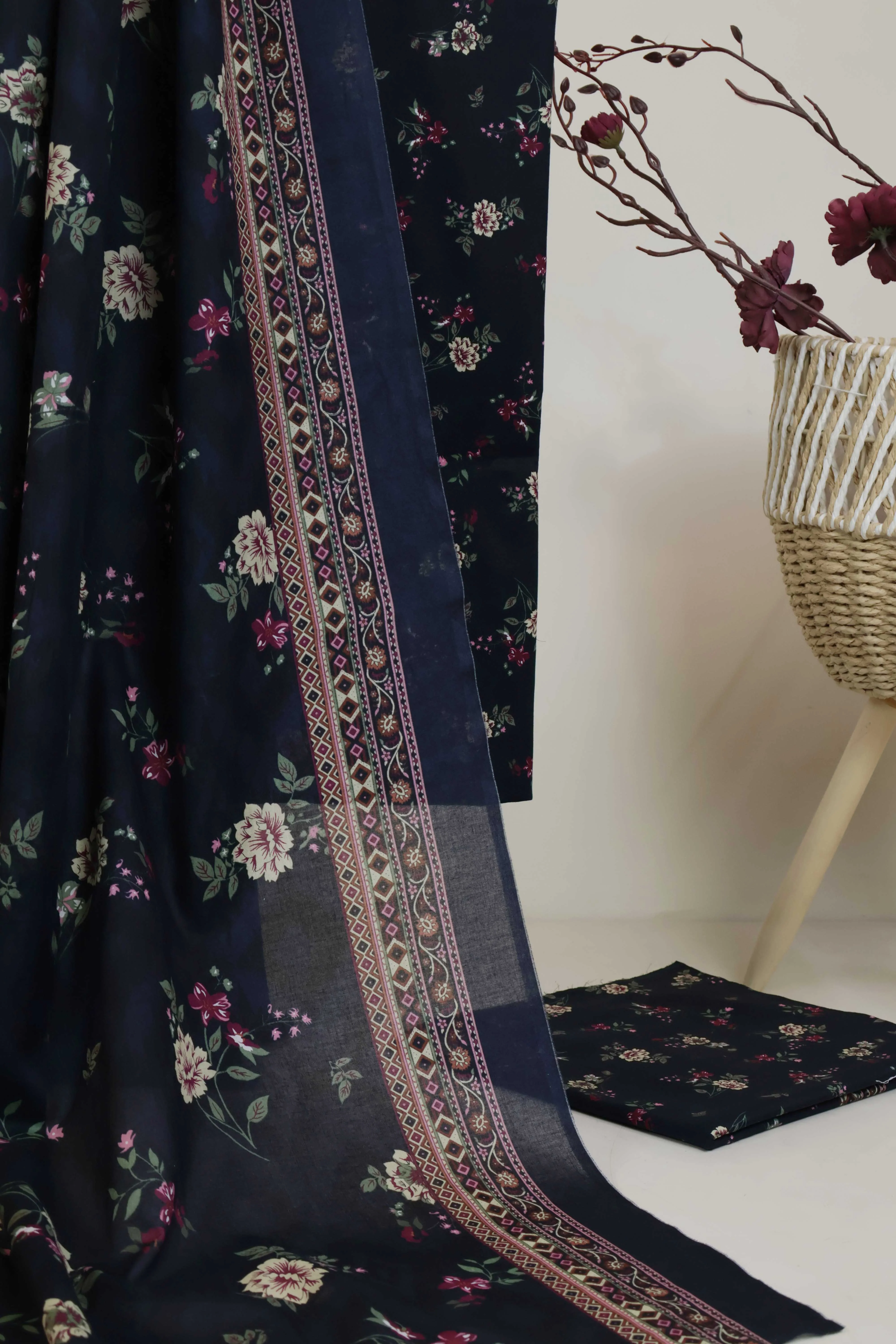 3PC-Lawn Printed Suit 3PLBS102 - Image 5
