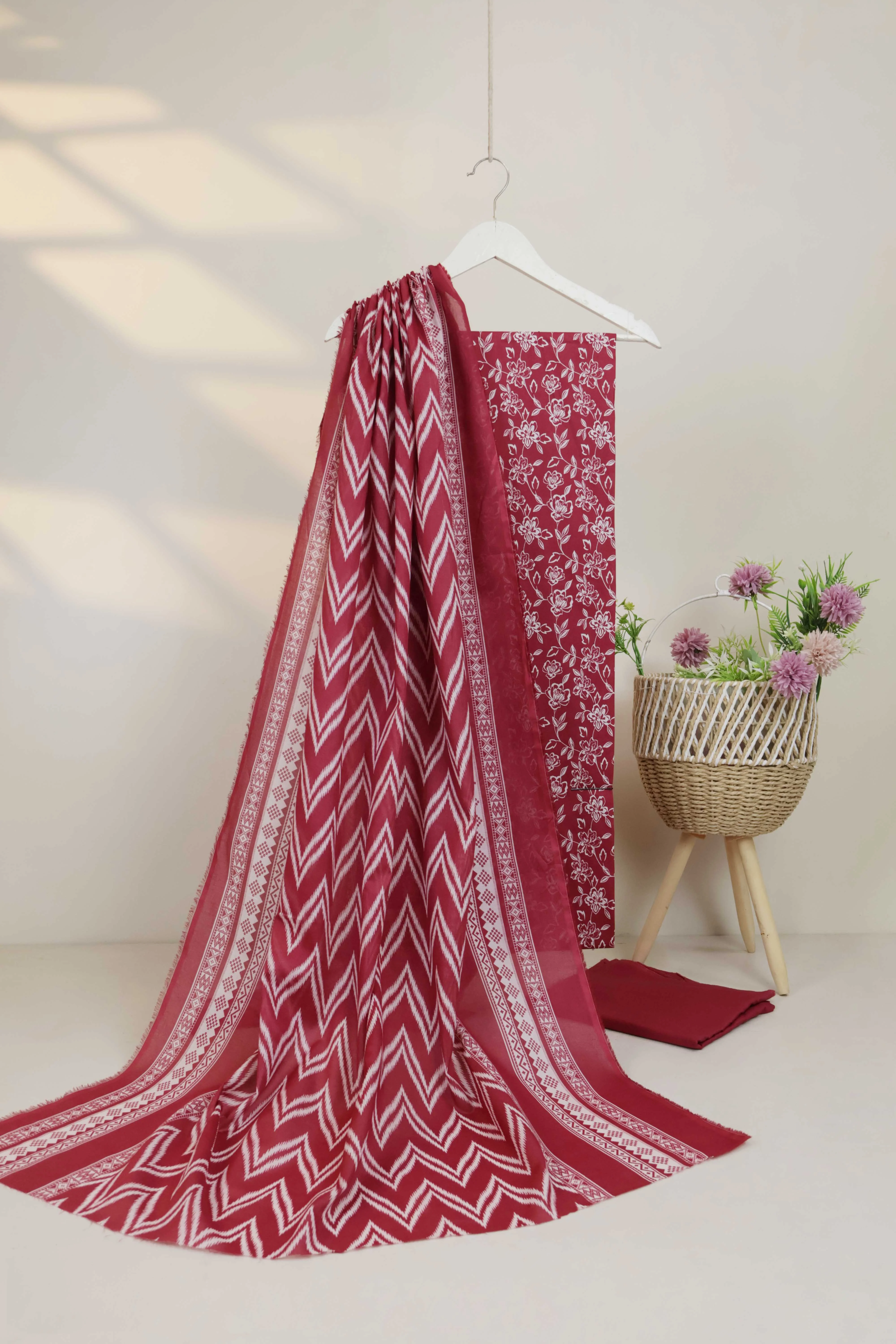 3PC-Lawn Printed Suit 3PLBS104 - Image 2