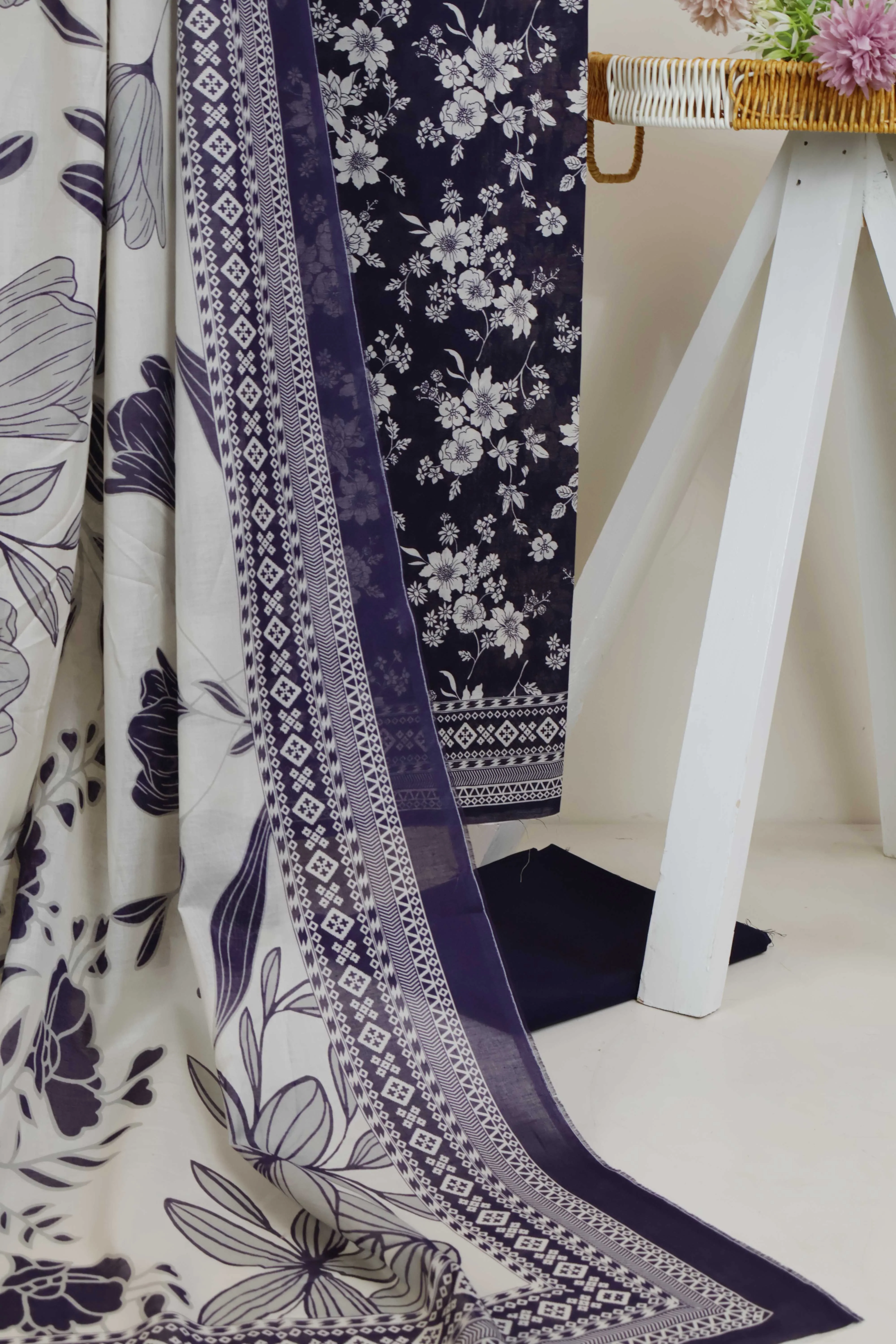 3PC-Lawn Printed Suit 3PLBS107 - Image 4