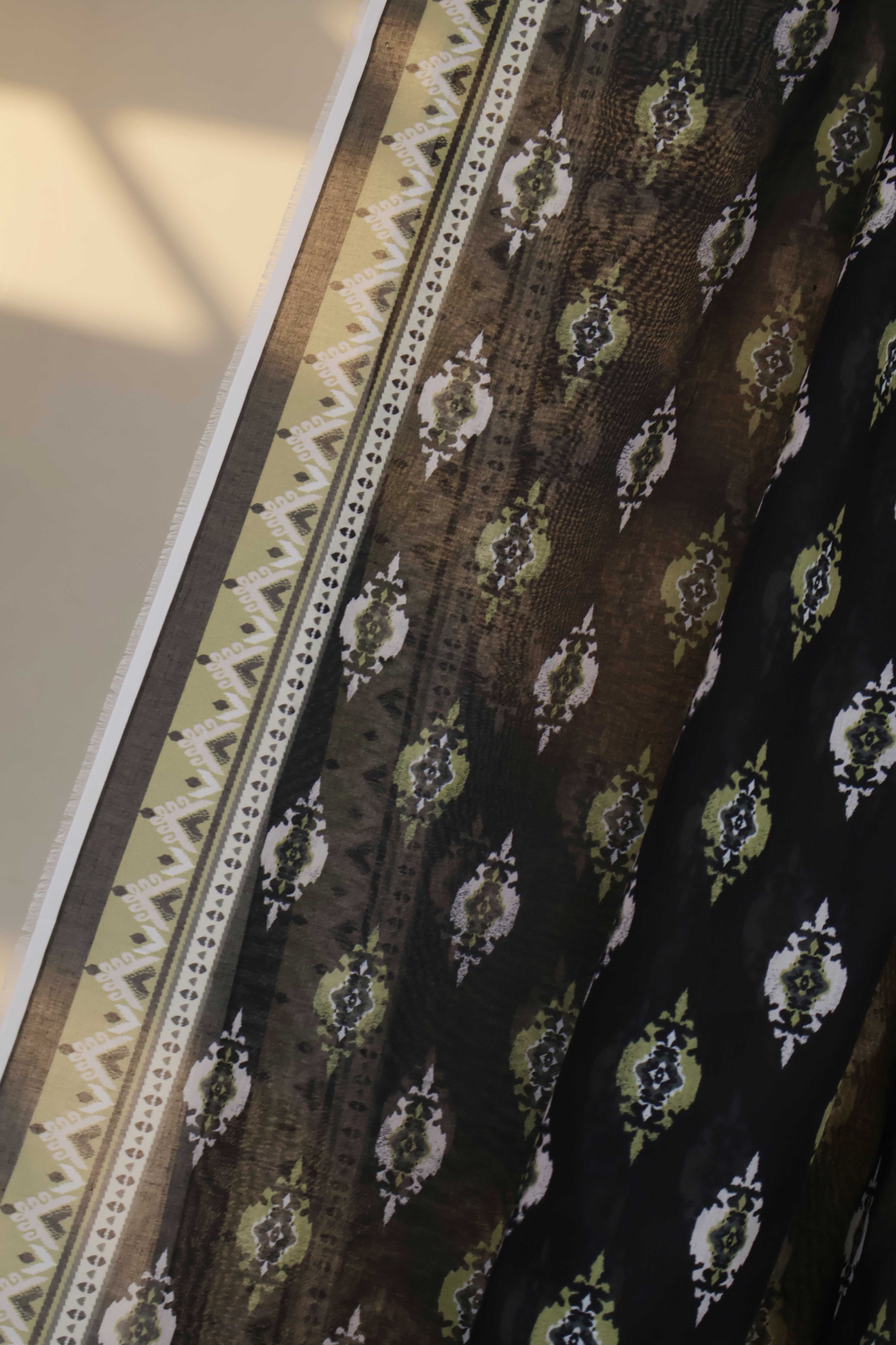 3PC-Lawn Printed Suit 3PLBS113 - Image 5