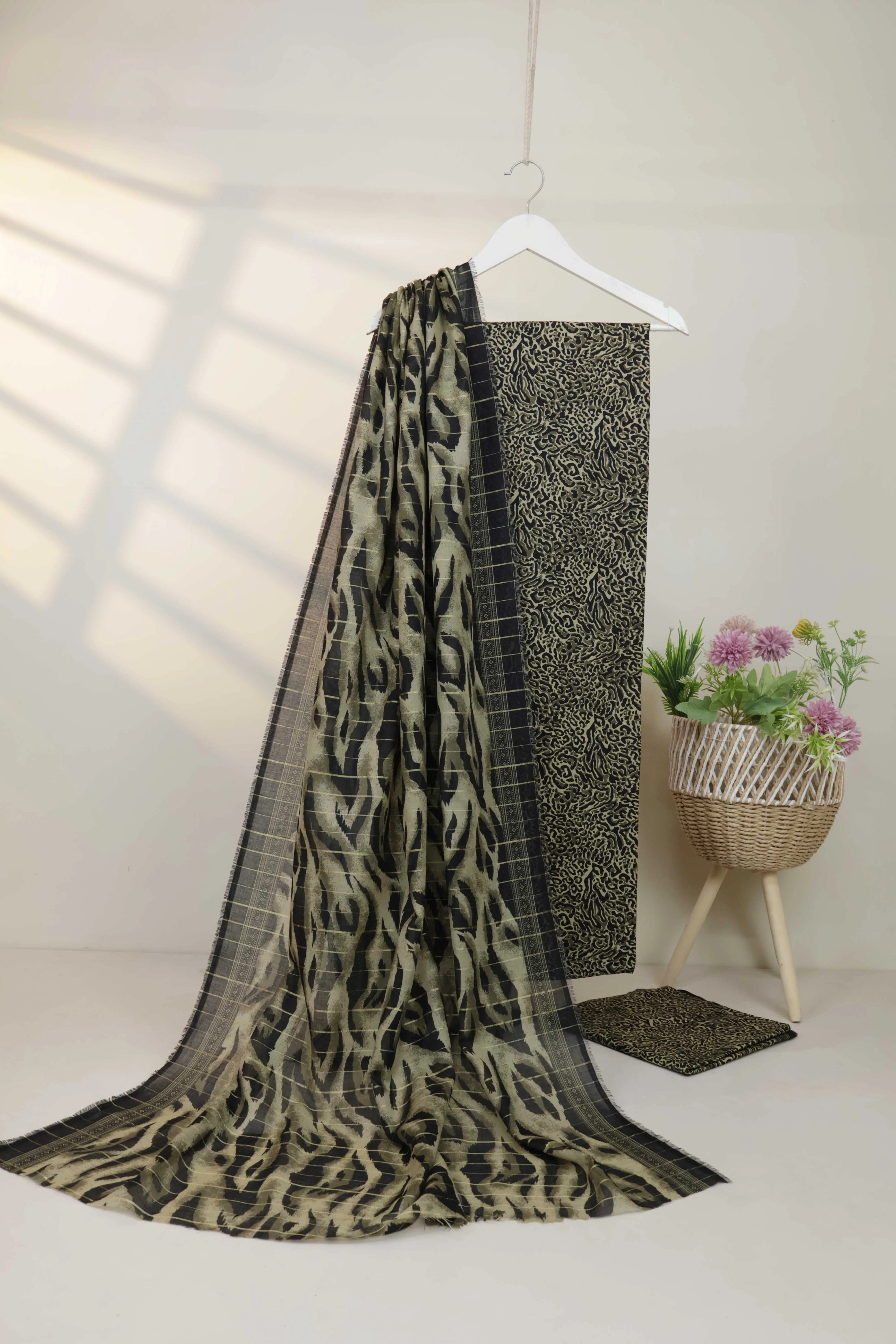 3PC-Lawn Printed Suit 3PLBS35