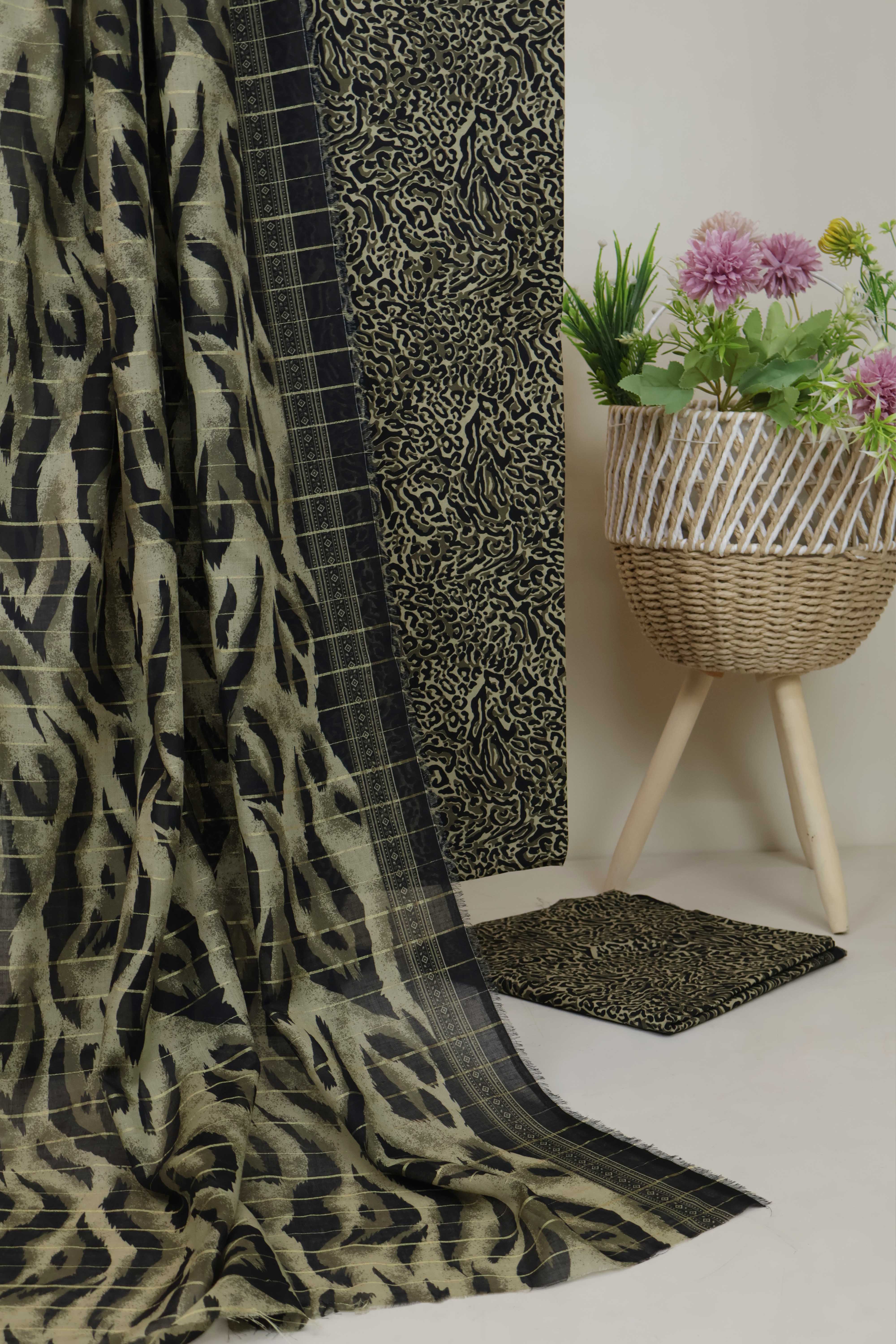 3PC-Lawn Printed Suit 3PLBS35 - Image 4