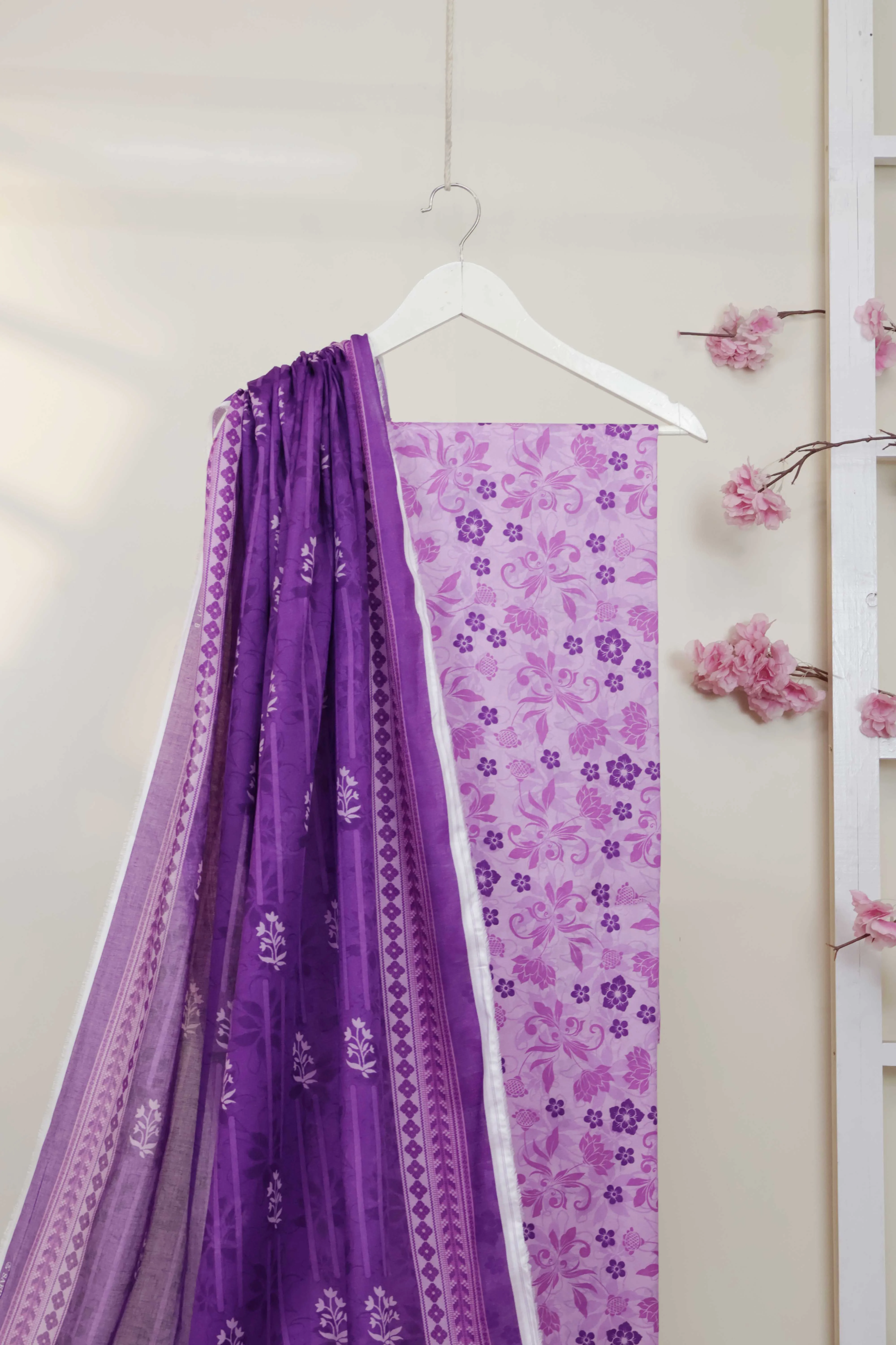 3PC-Lawn Printed Suit 3PLBS45 - Image 2