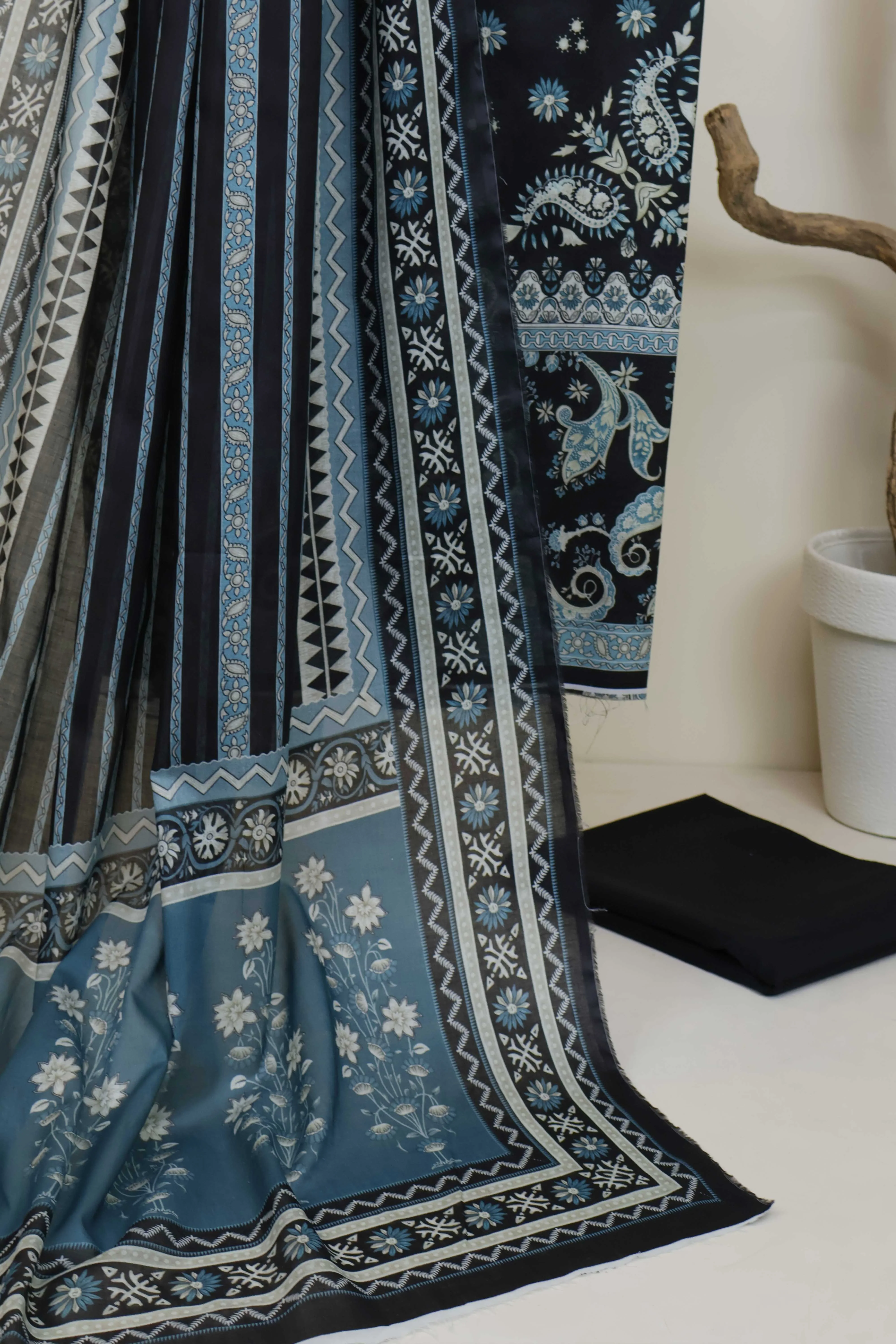 3PC-Lawn Printed Suit 3PLBS54 - Image 5