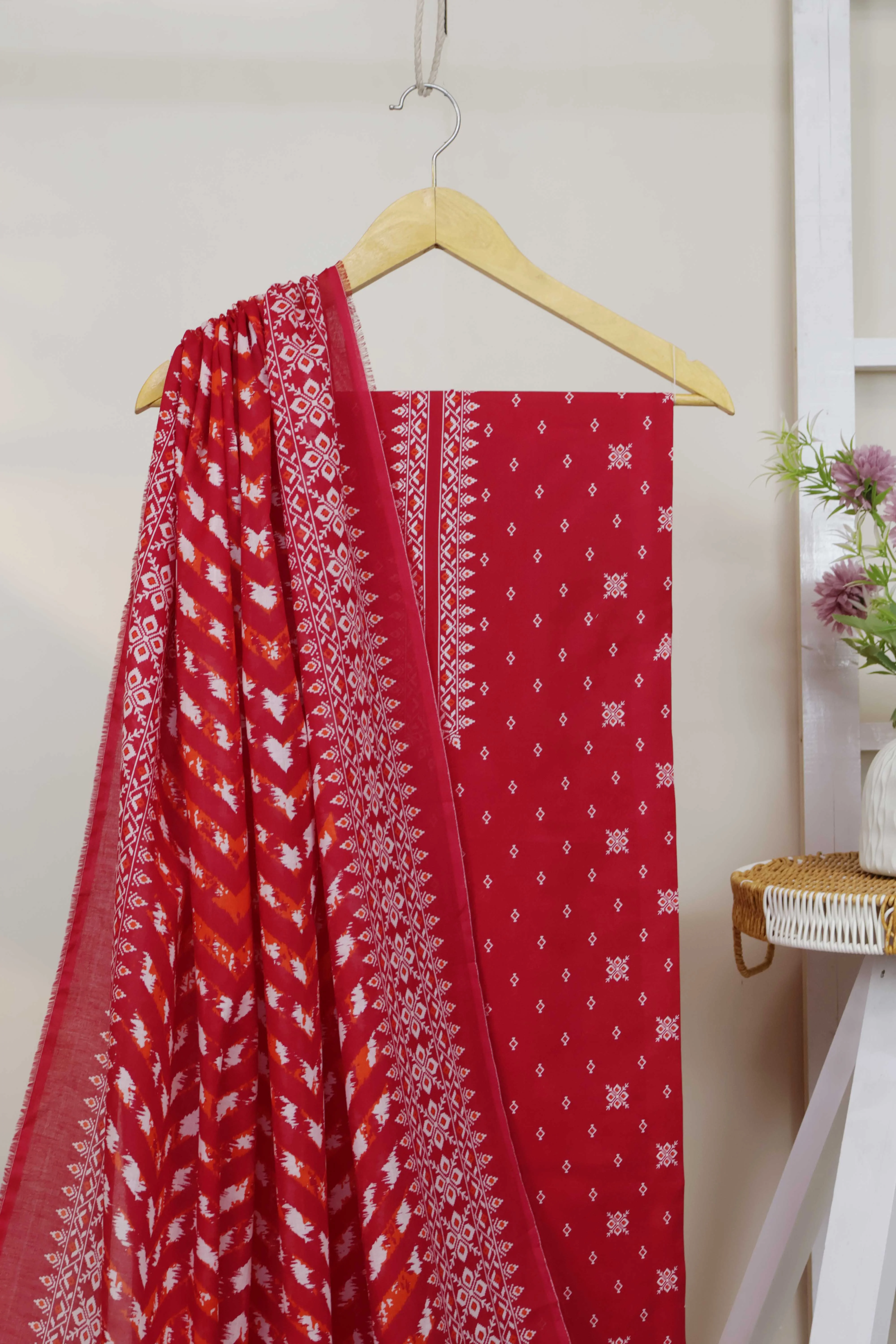 3PC-Lawn Printed Suit 3PLBS66 - Image 3