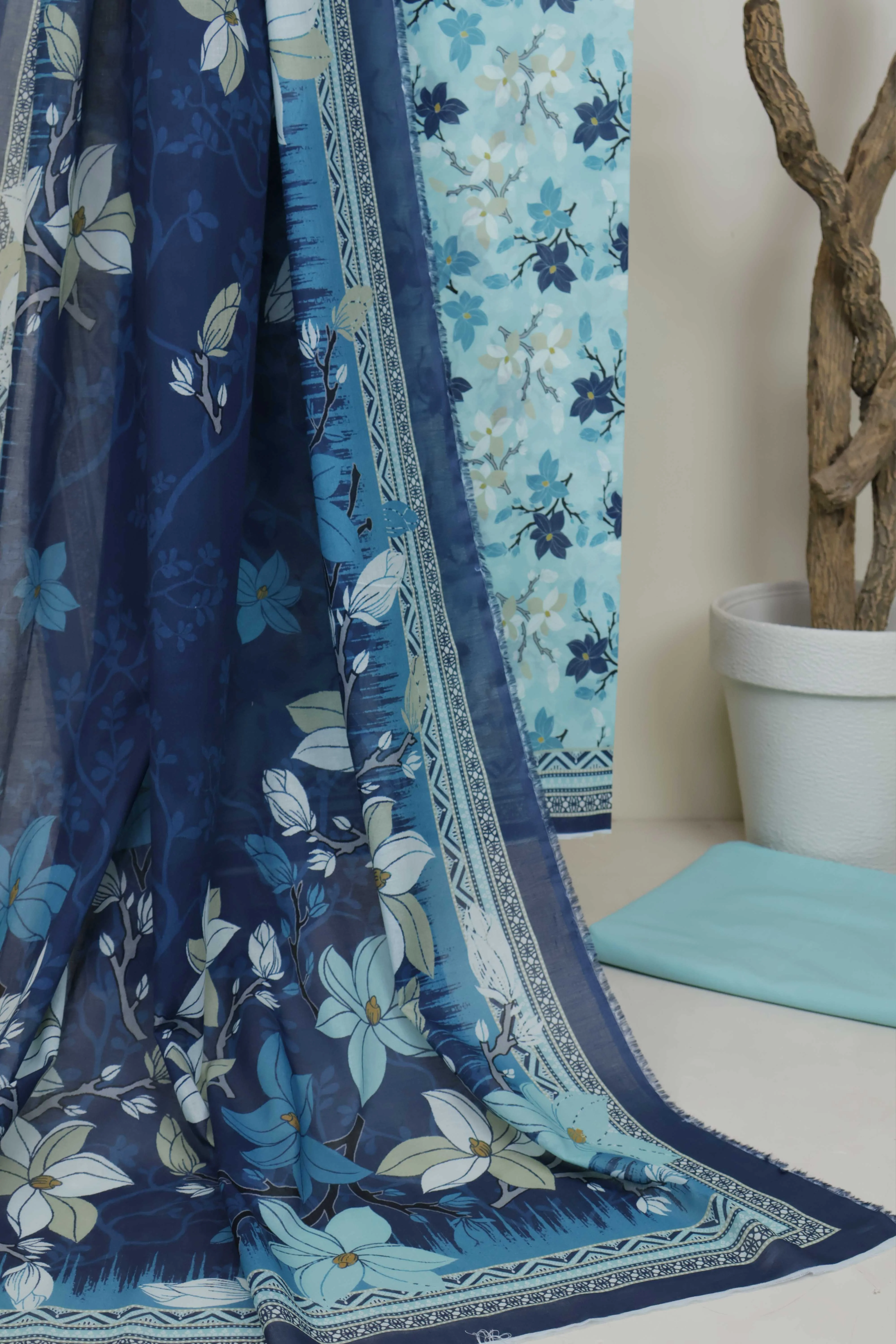 3PC-Lawn Printed Suit 3PLBS80 - Image 6