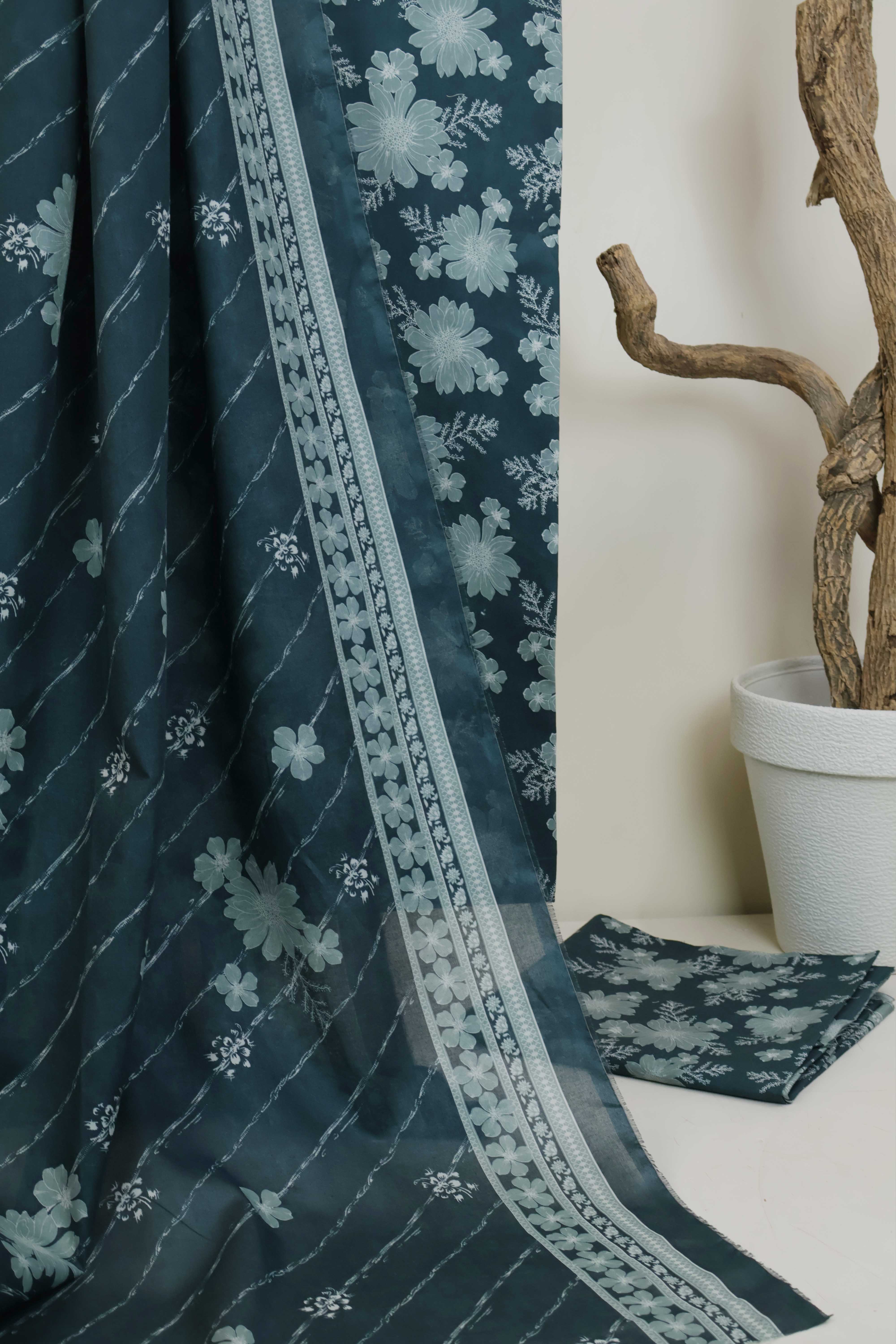 3PC-Lawn Printed Suit 3PLBS87 - Image 3