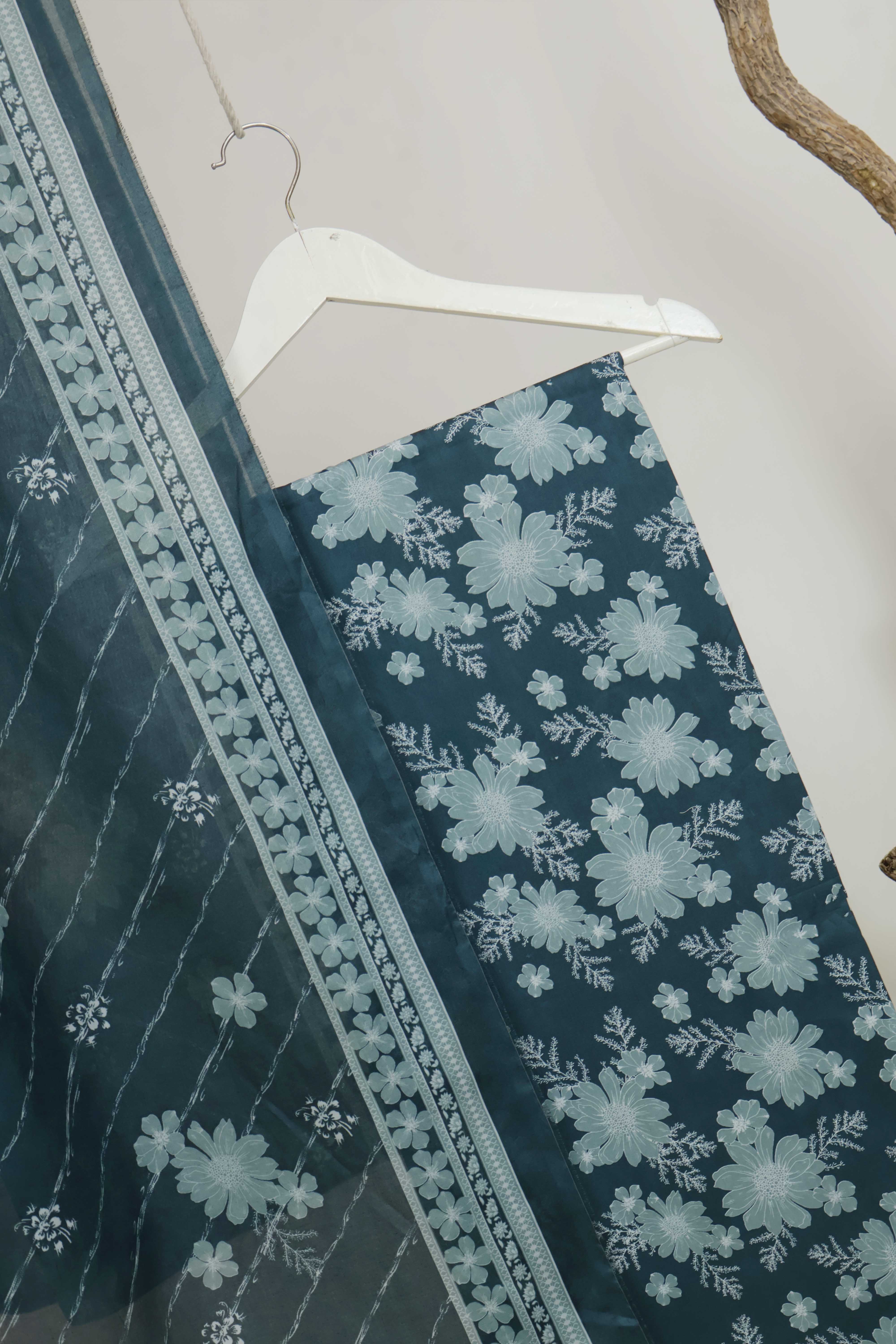 3PC-Lawn Printed Suit 3PLBS87 - Image 4