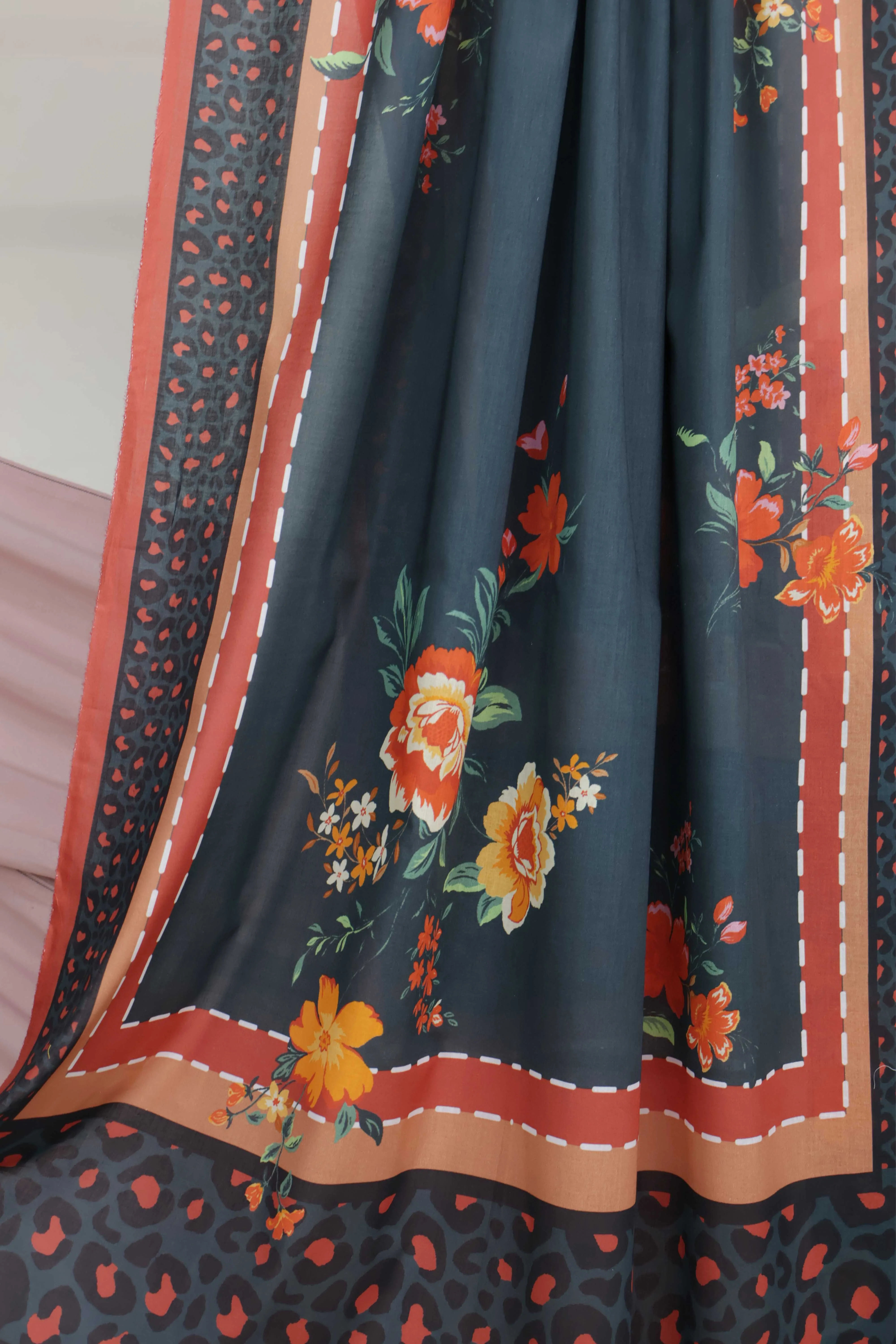 3PC-Lawn Printed Suit 3PSL12 - Image 5