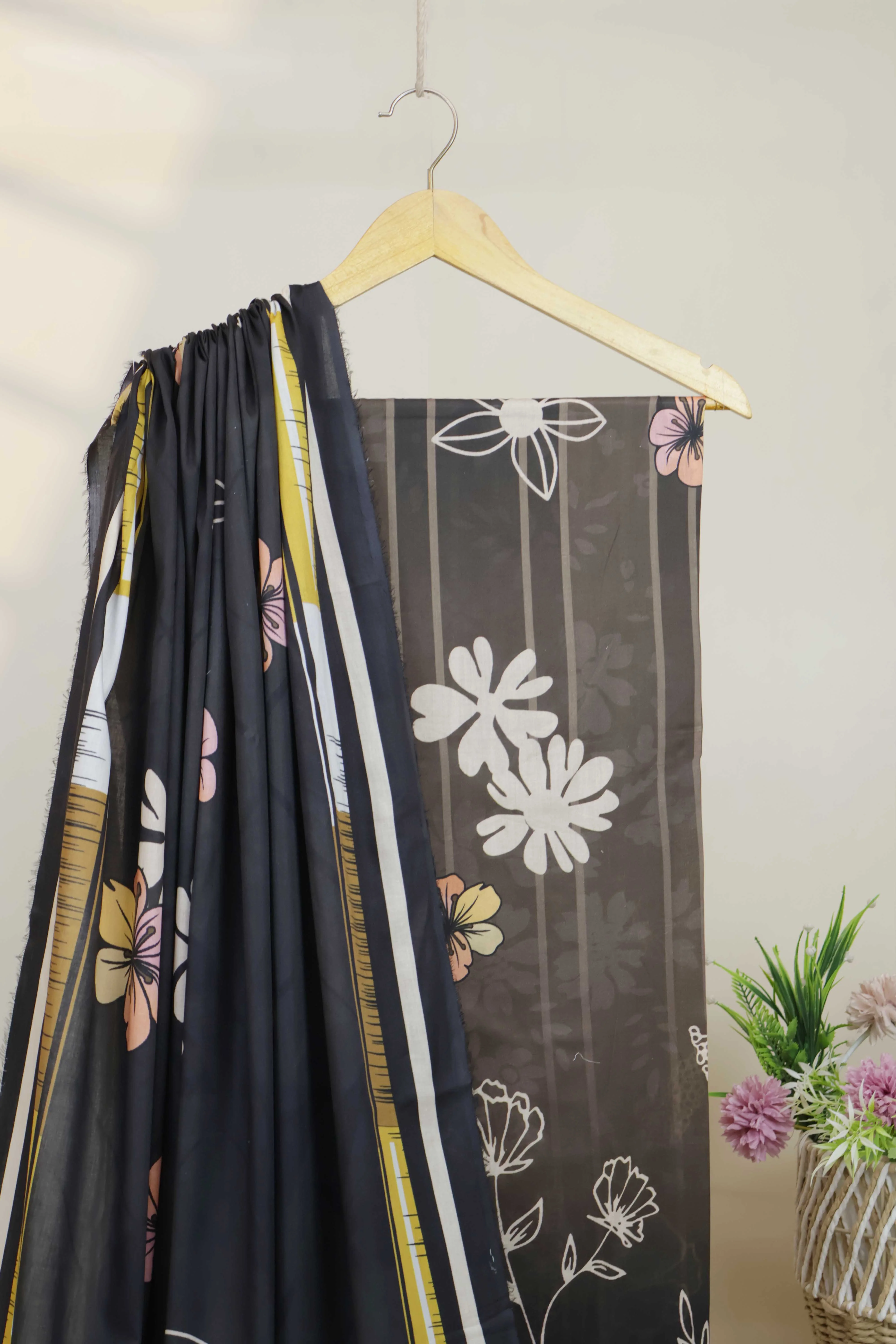 3PC-Lawn Printed Suit 3PSL43 - Image 5