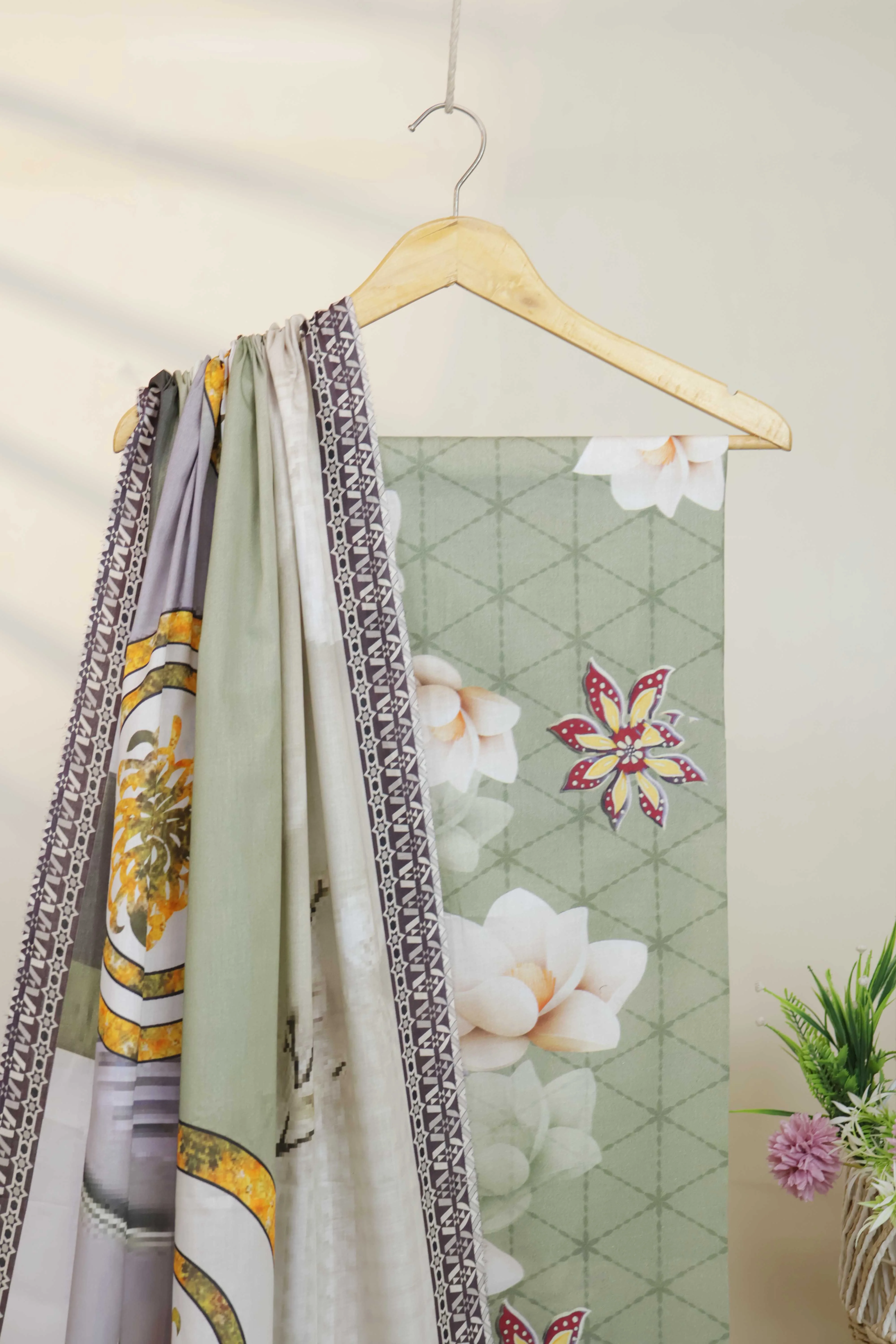3PC-Lawn Printed Suit 3PSL44 - Image 5
