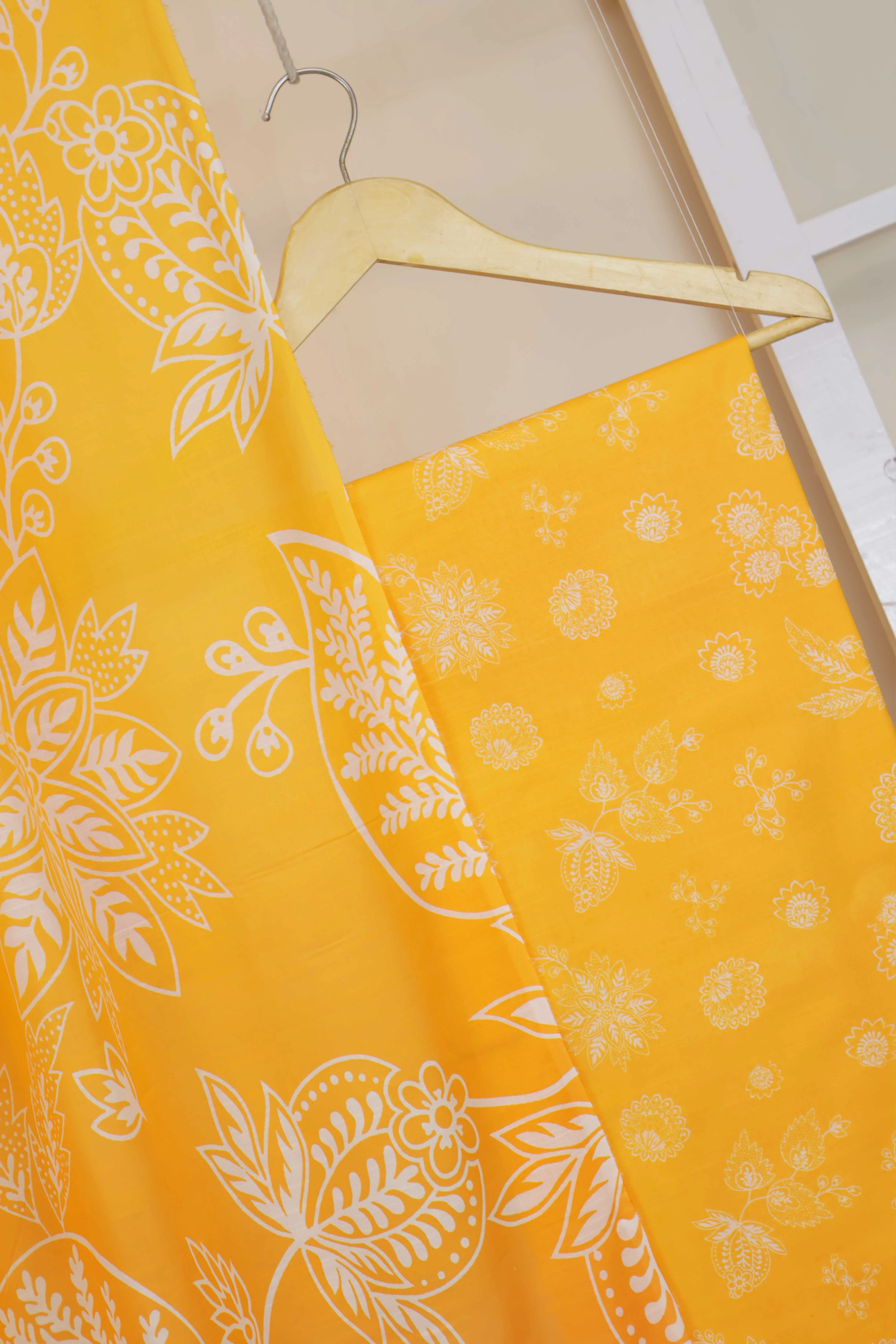 3PC-Lawn Printed Suit 3PSL31 - Image 3
