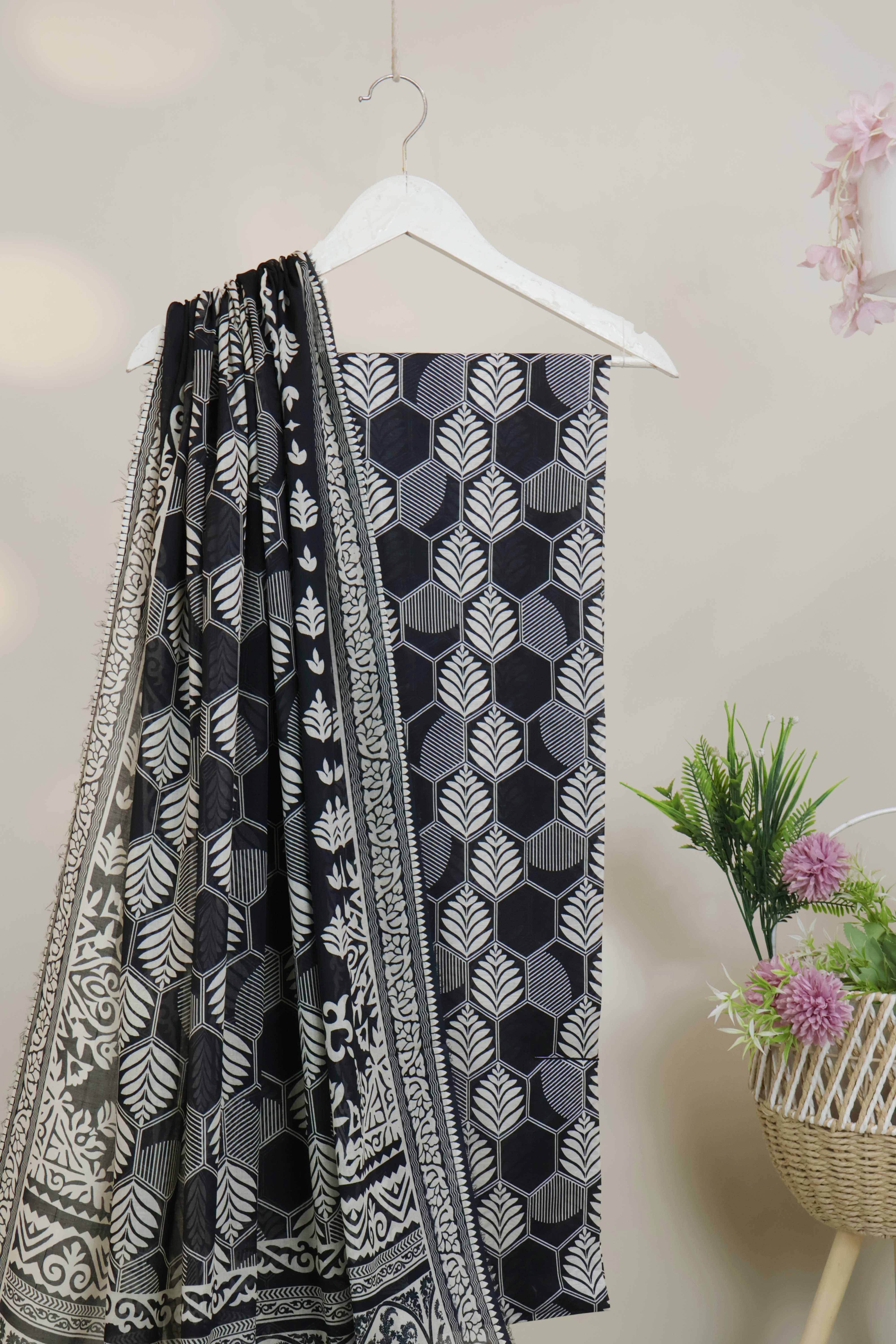 3pc-Lawn Printed Suit H25SLST108 - Image 5