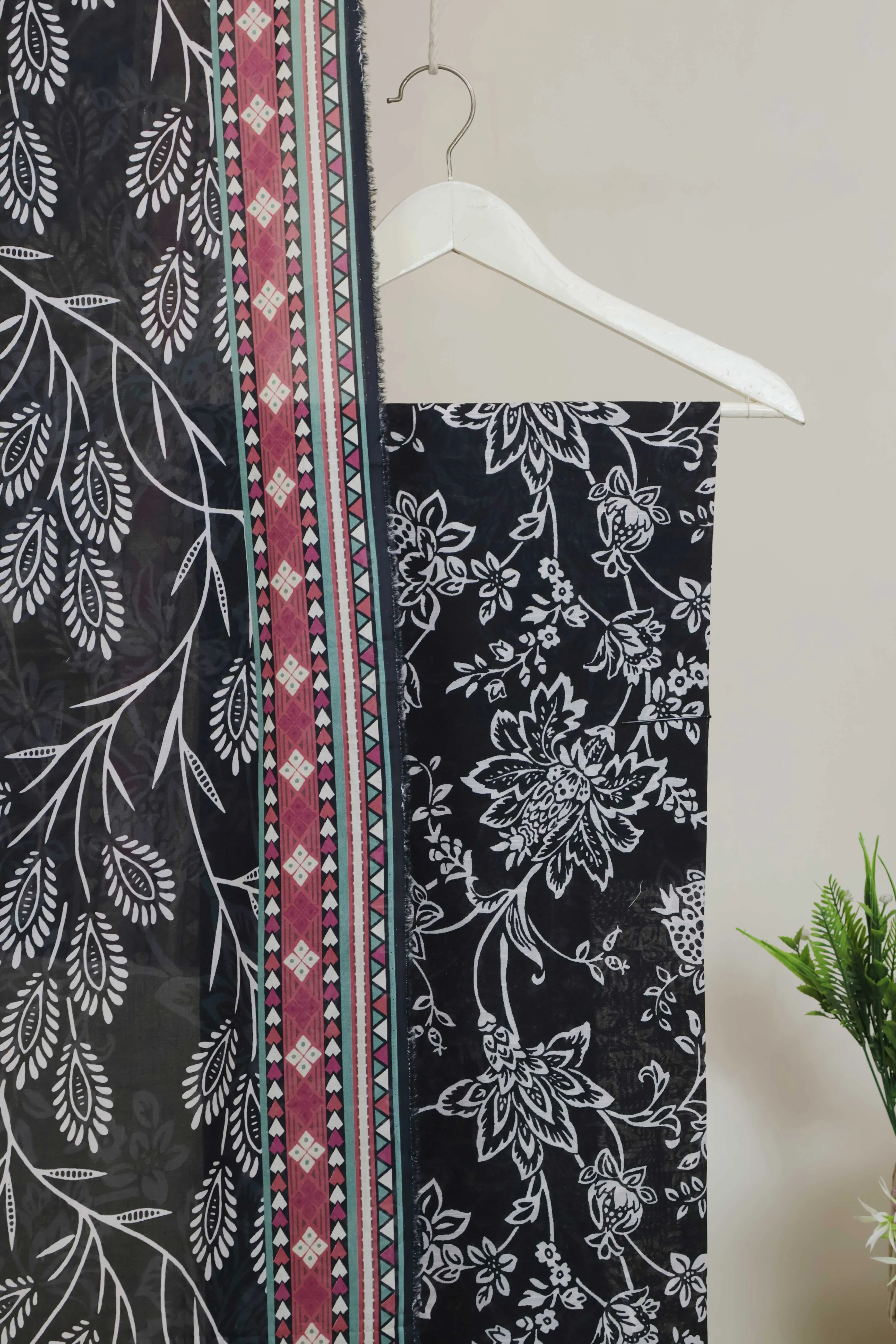 3pc-Lawn Printed Suit H25SLST109 - Image 5