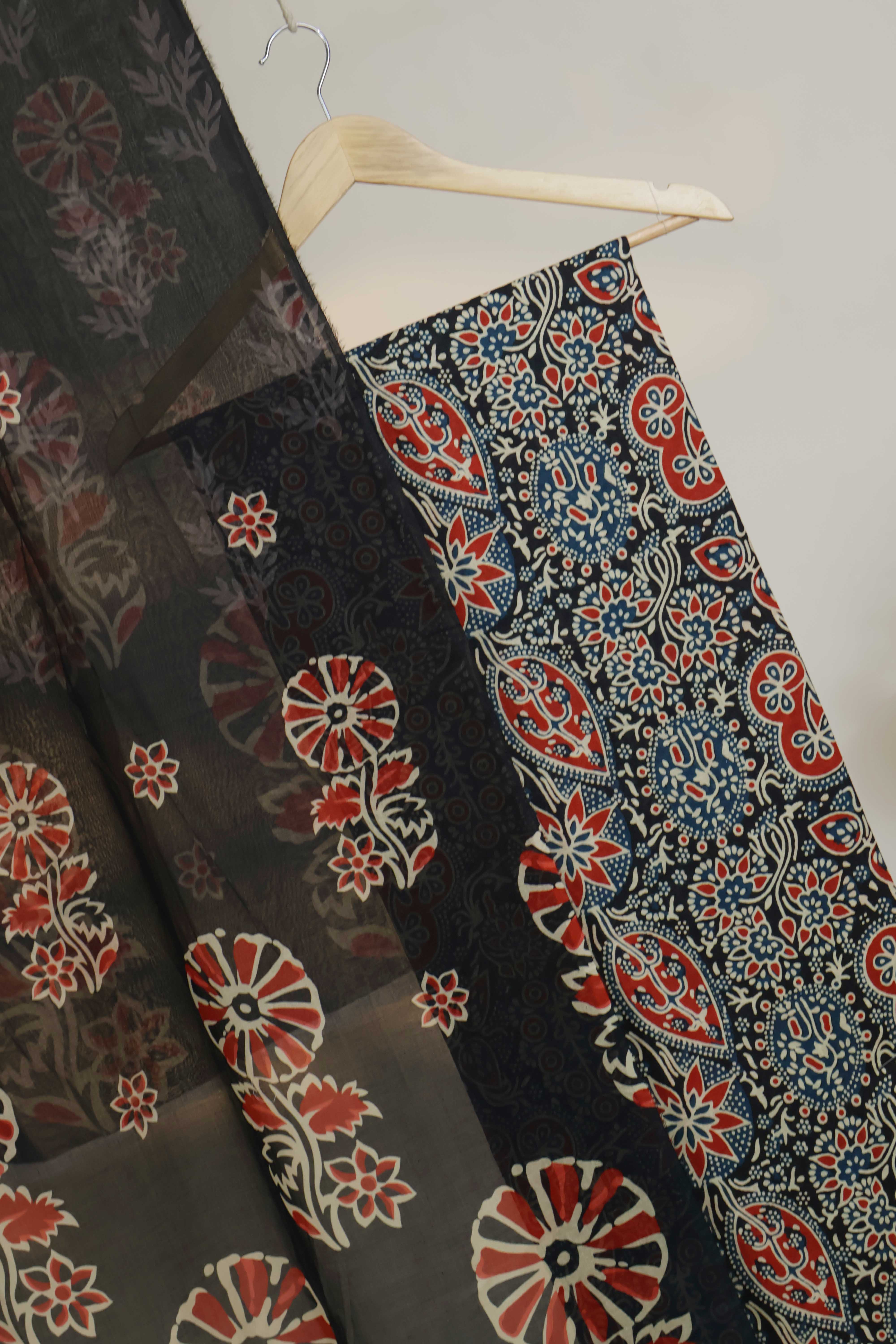 3pc-Lawn Printed Suit H25SLST115 - Image 2