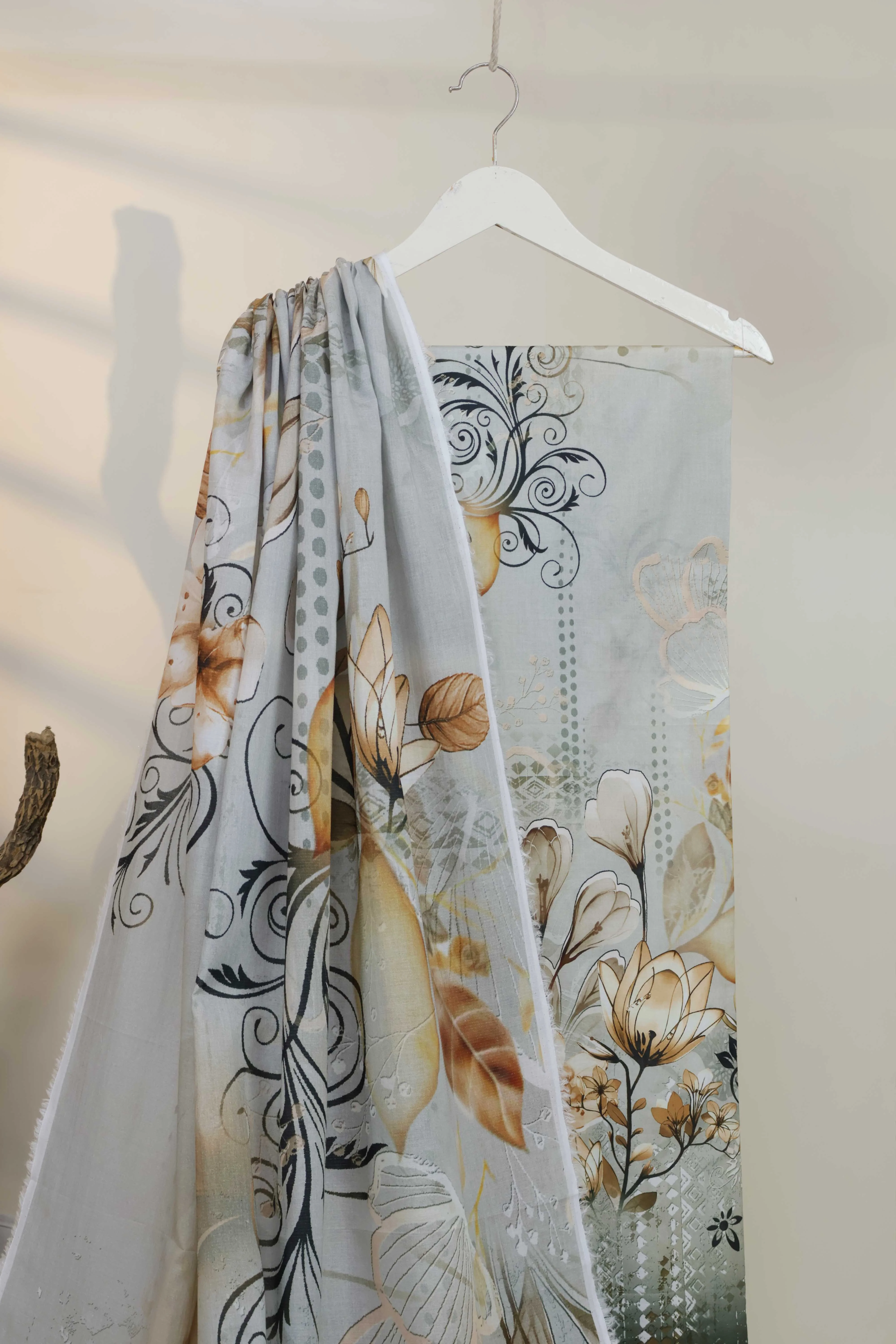 3pc-Lawn Printed Suit L3PP524 - Image 3