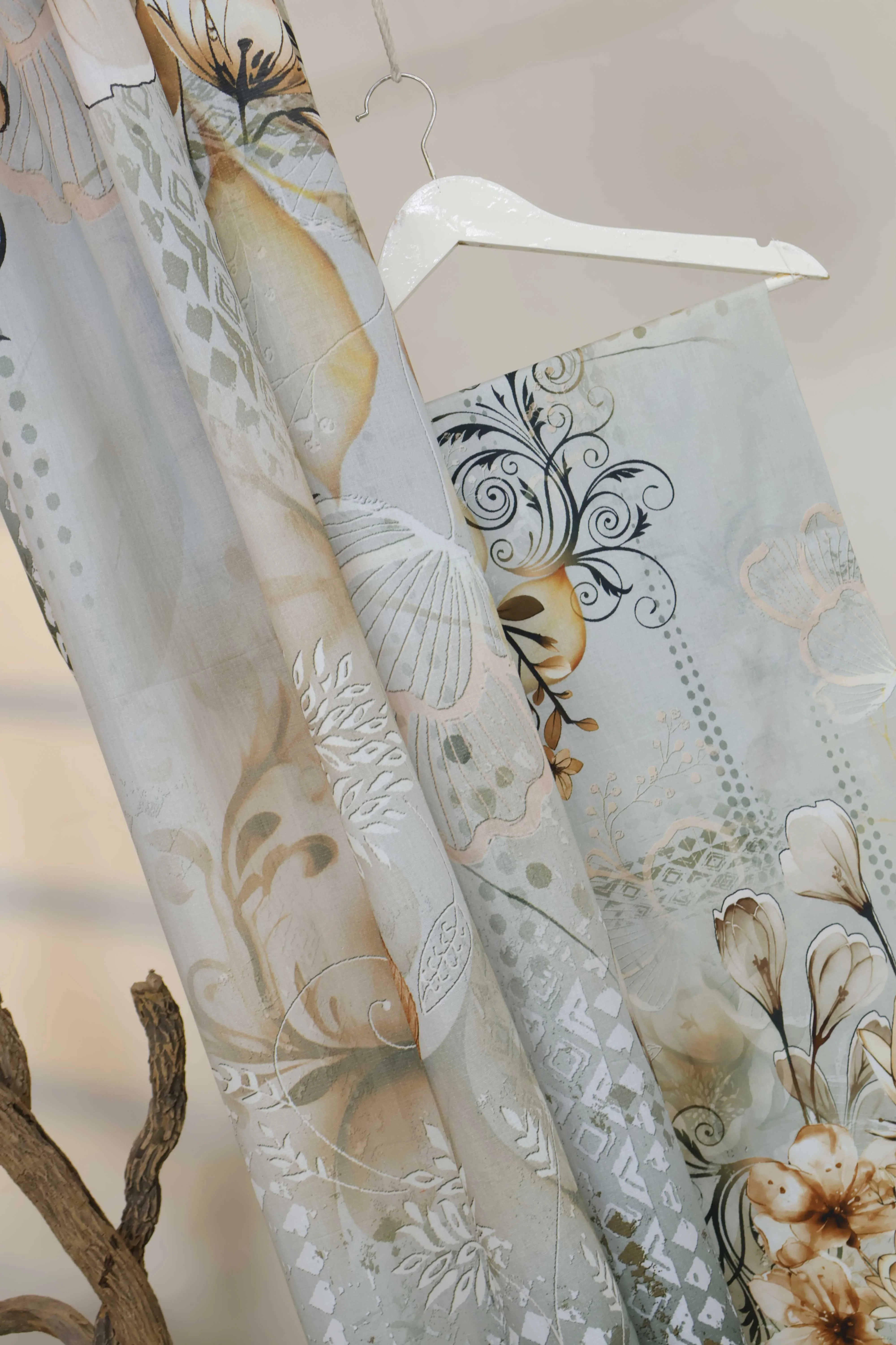 3pc-Lawn Printed Suit L3PP524 - Image 4