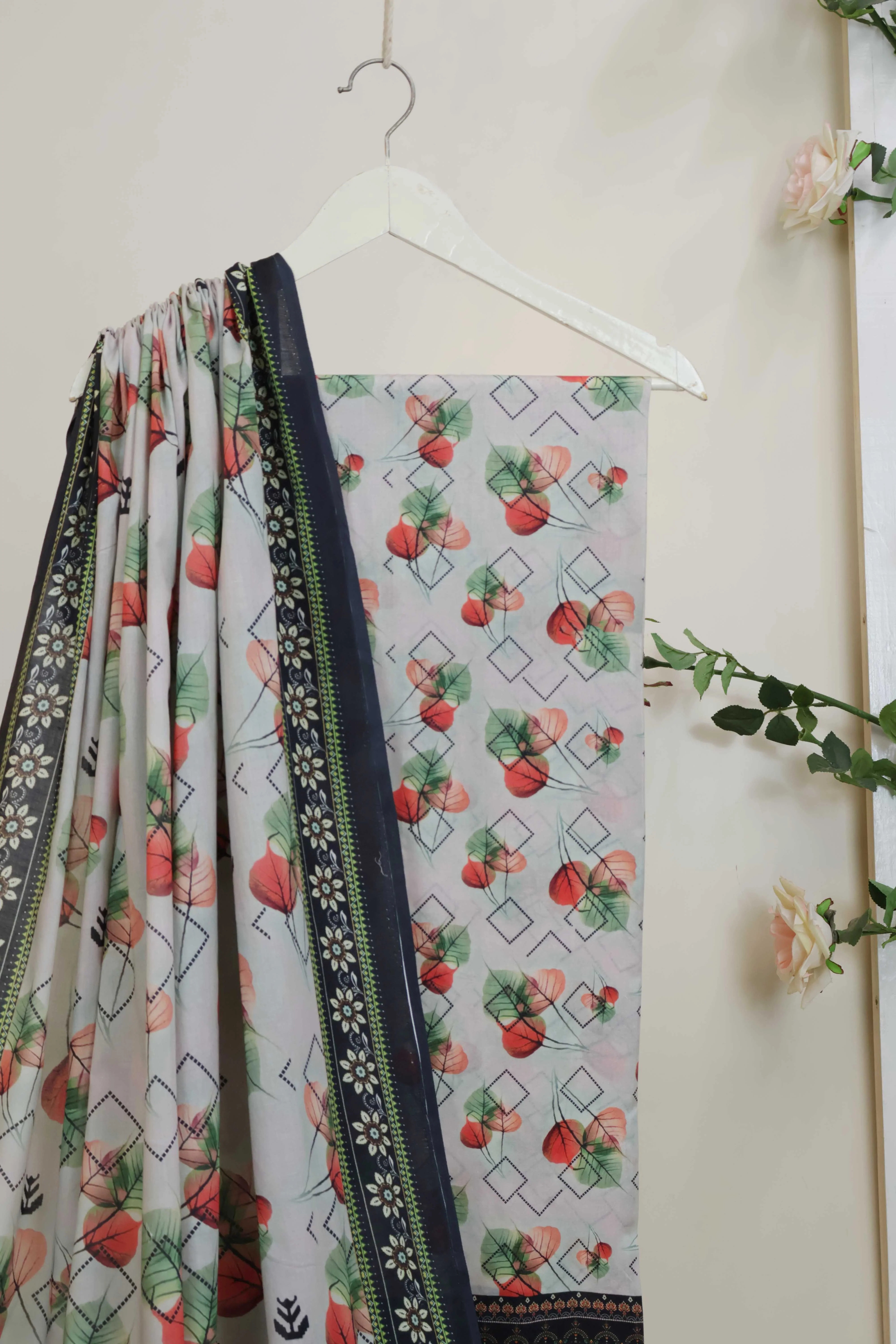 3pc-Lawn Printed Suit H25SLST98 - Image 4