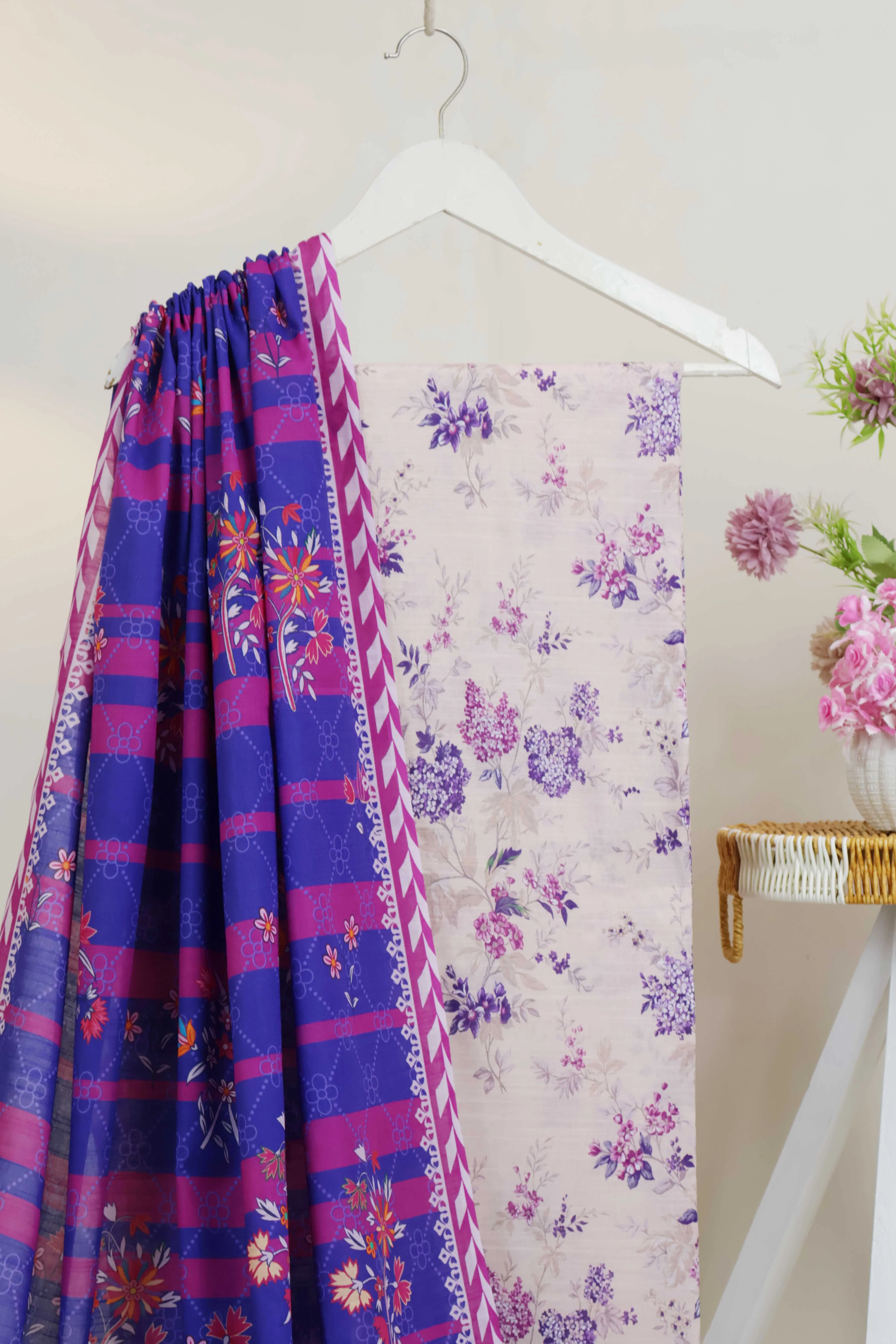 3pc-Lawn Printed Suit L3PP535 - Image 3