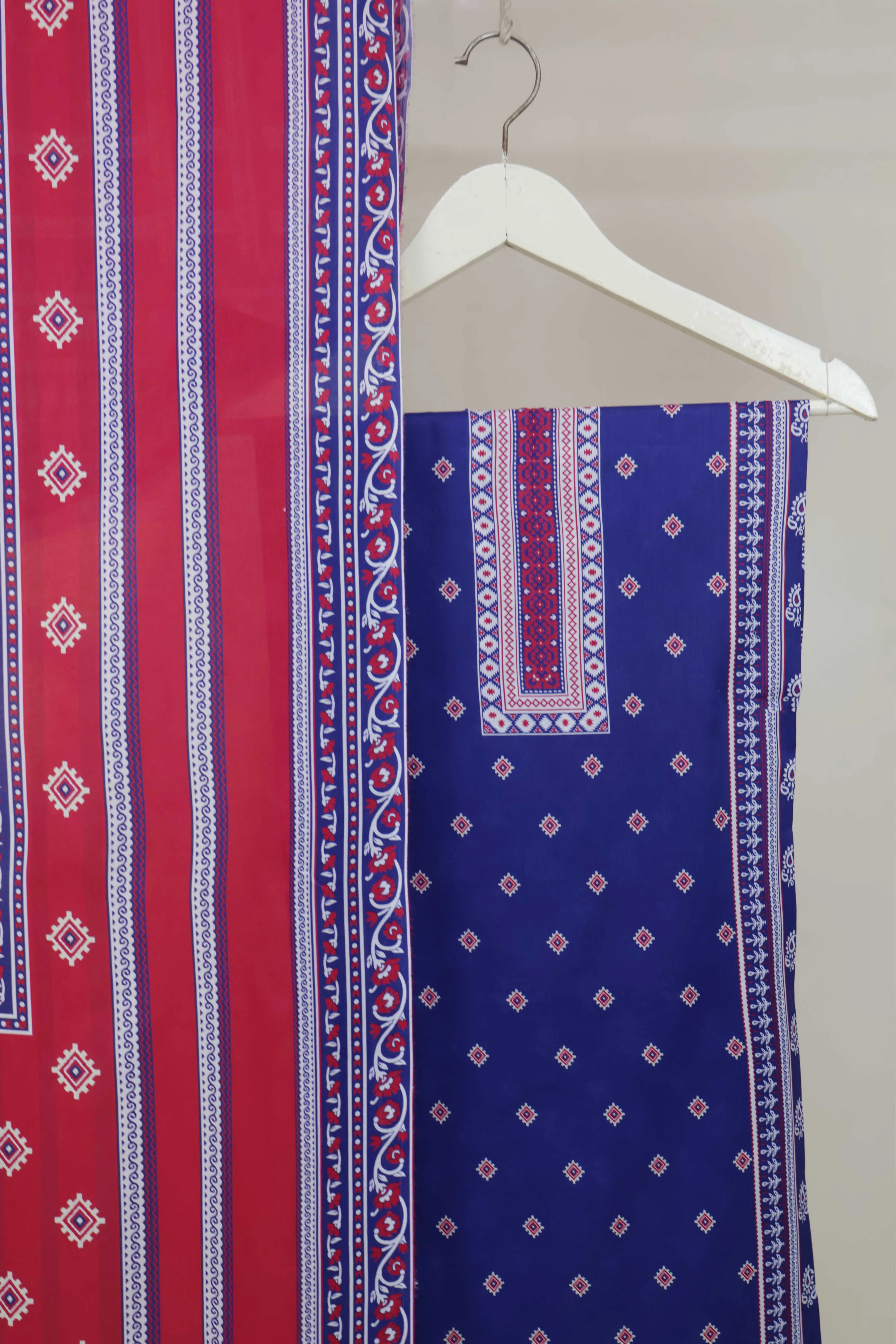 3pc-Lawn Printed Suit L3PP532 - Image 4