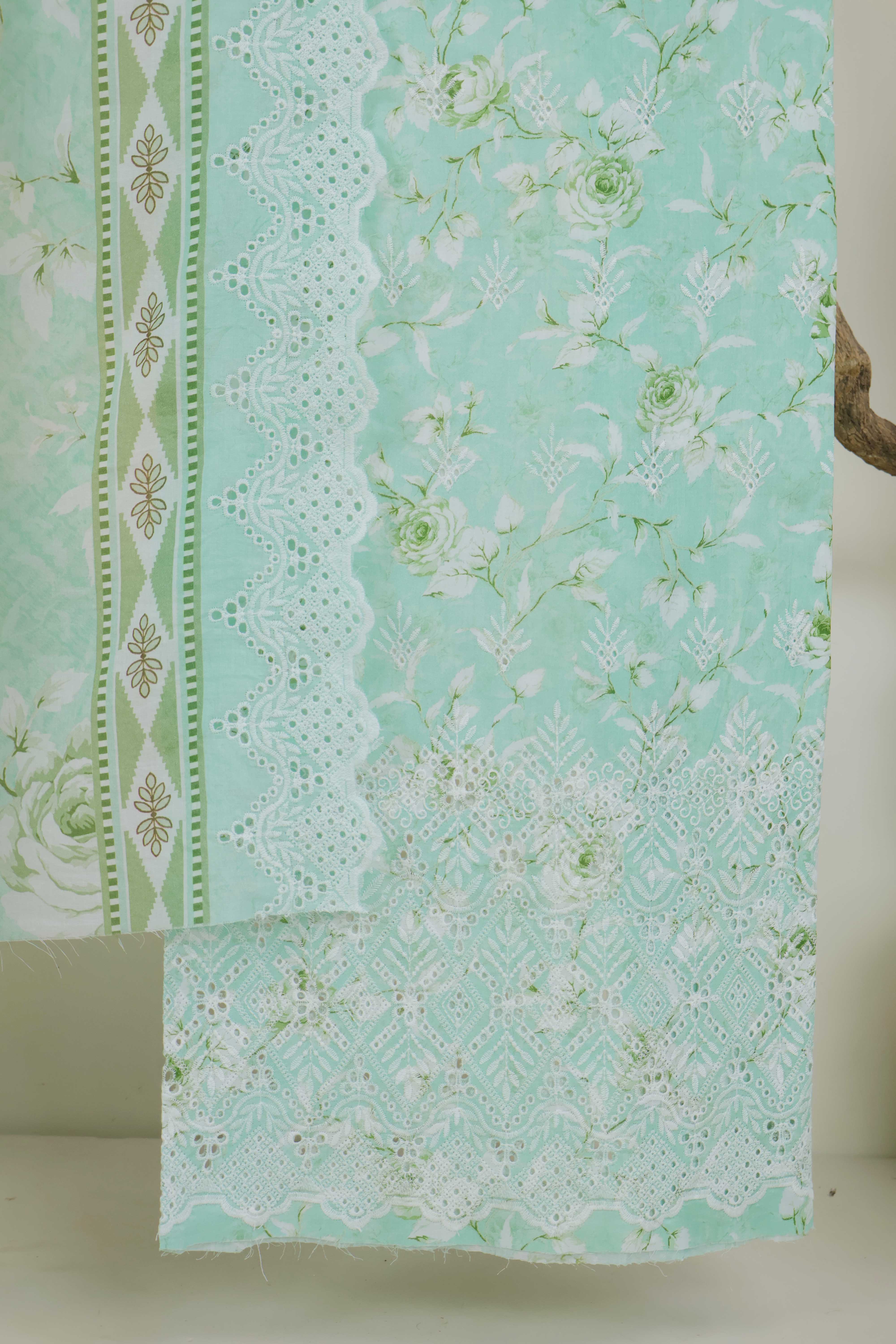 3Piece-Lawn Embroidered Suit v45wr04 - Image 3