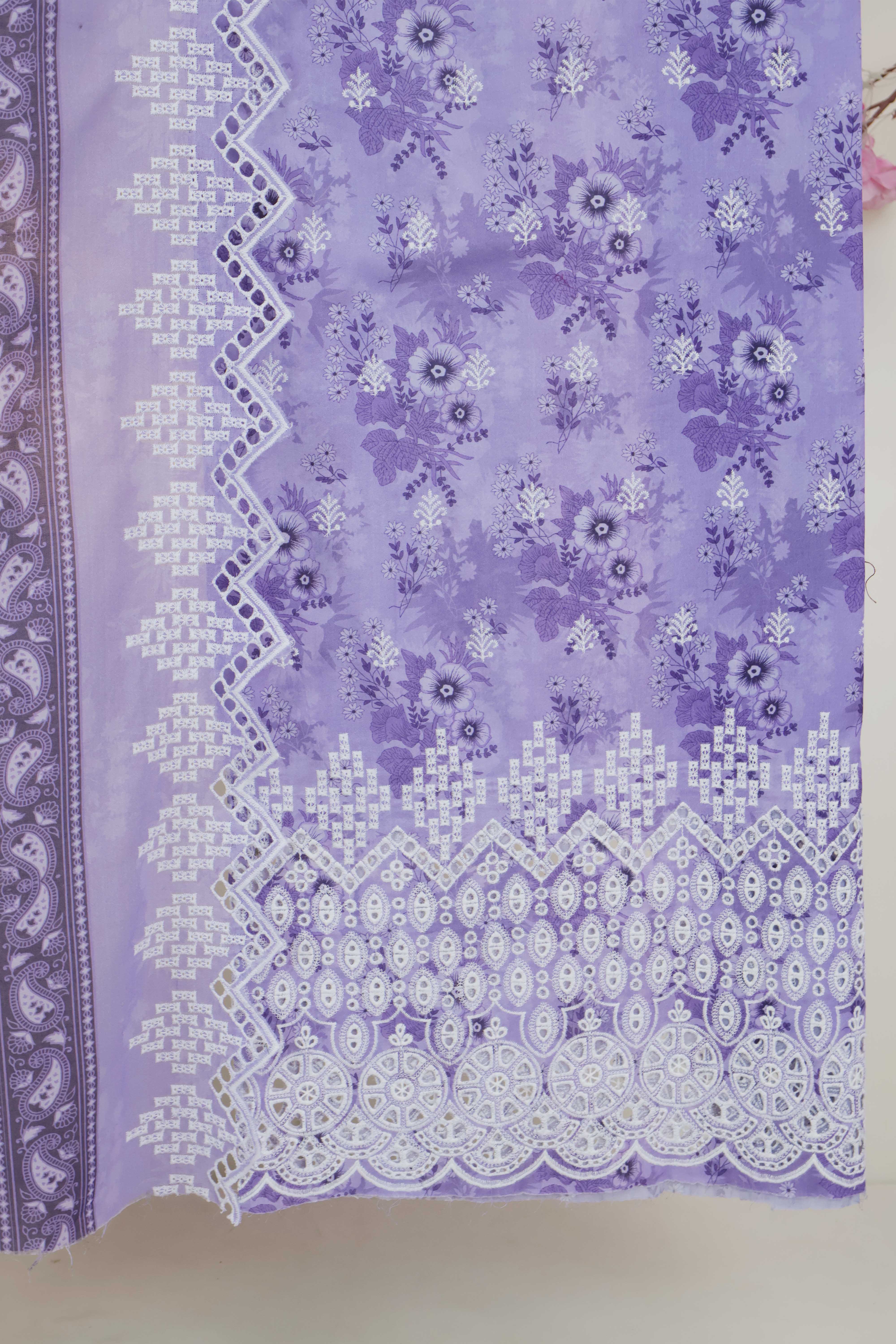 3Piece-Lawn Embroidered Suit v45wr01 - Image 2
