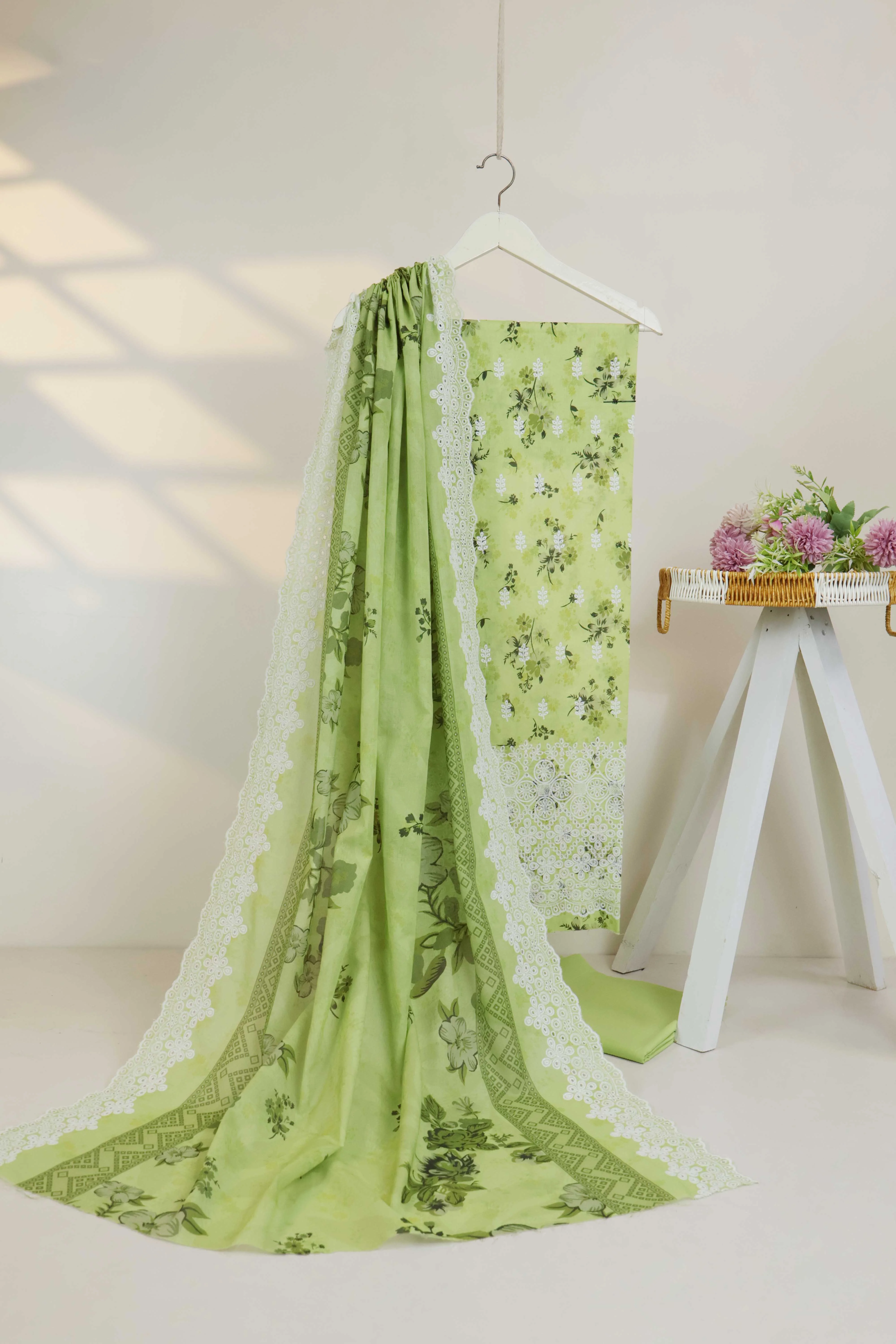 3Piece-Lawn Embroidered Suit v45wr10