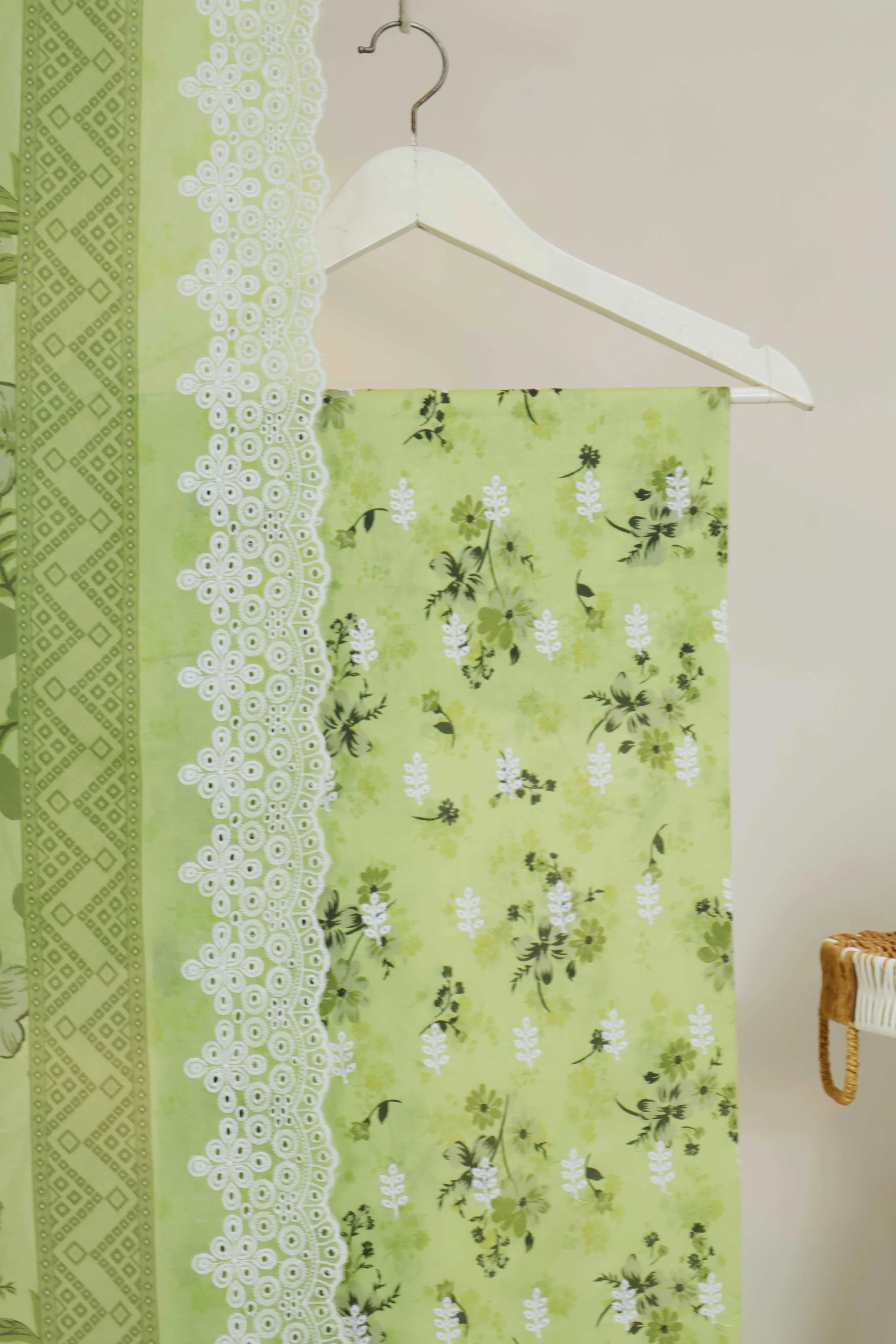 3Piece-Lawn Embroidered Suit v45wr10 - Image 3