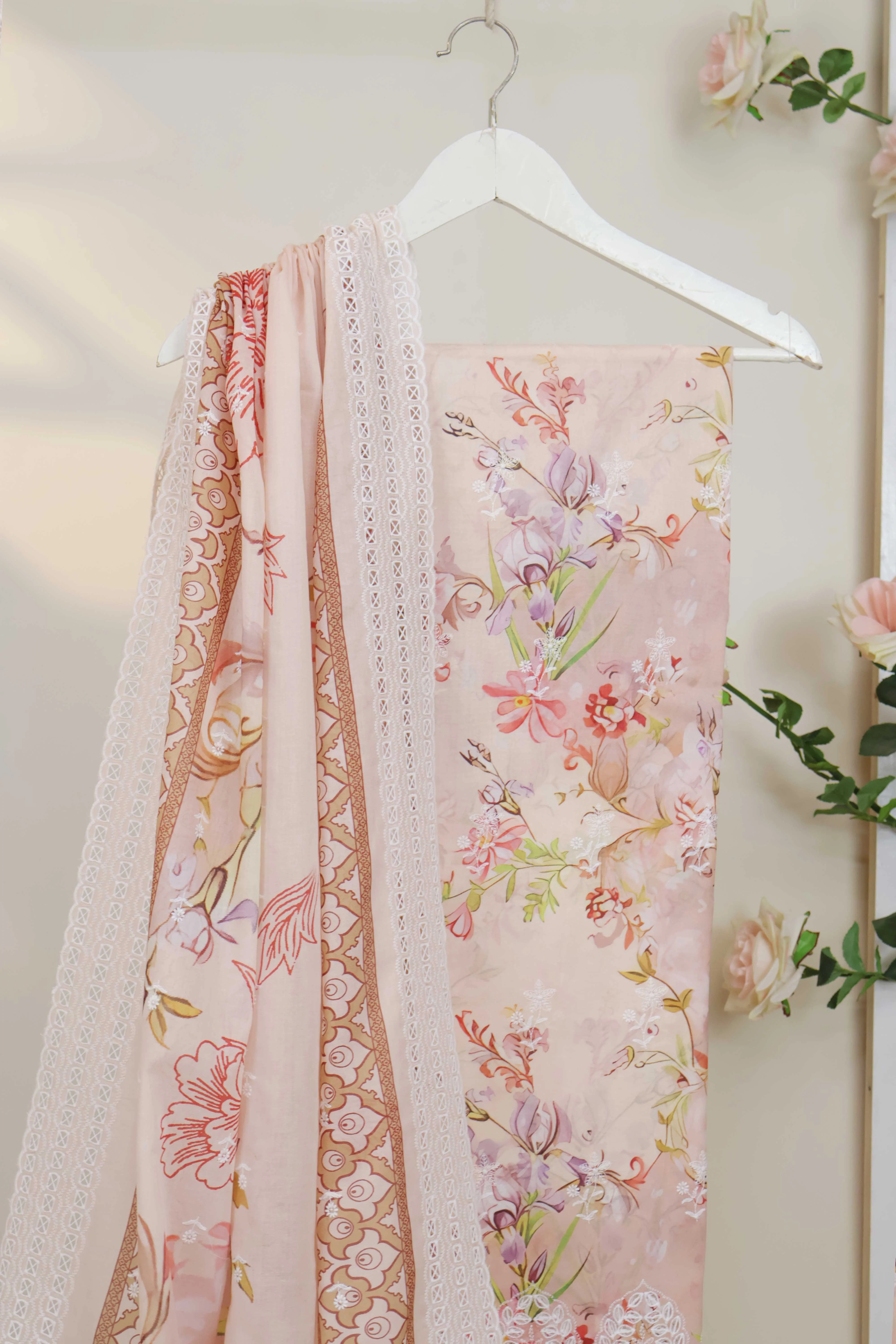 3Piece-Lawn Embroidered Suit V32WR01 - Image 5