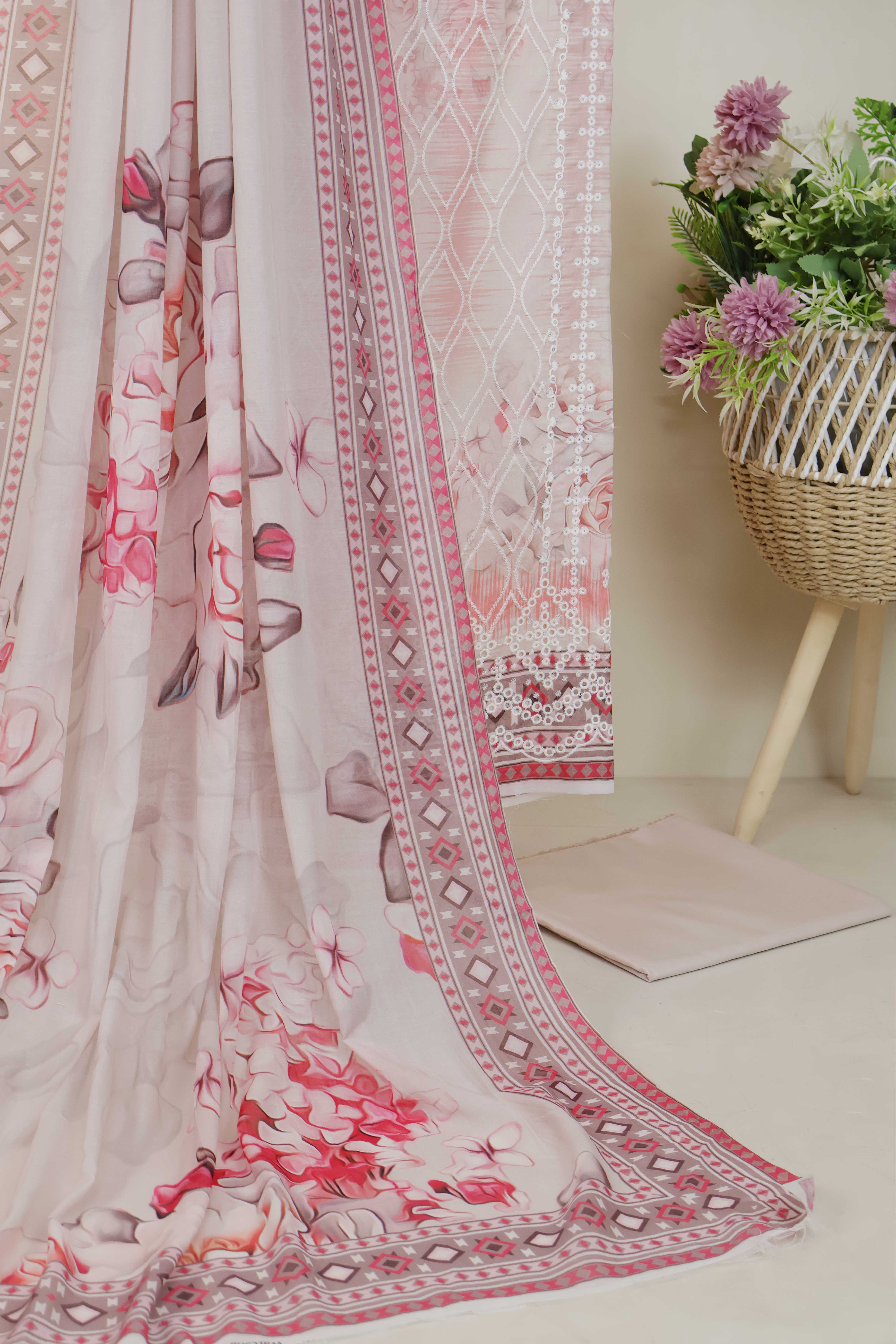 3Piece-Lawn Embroidered Suit V12WR08 - Image 2