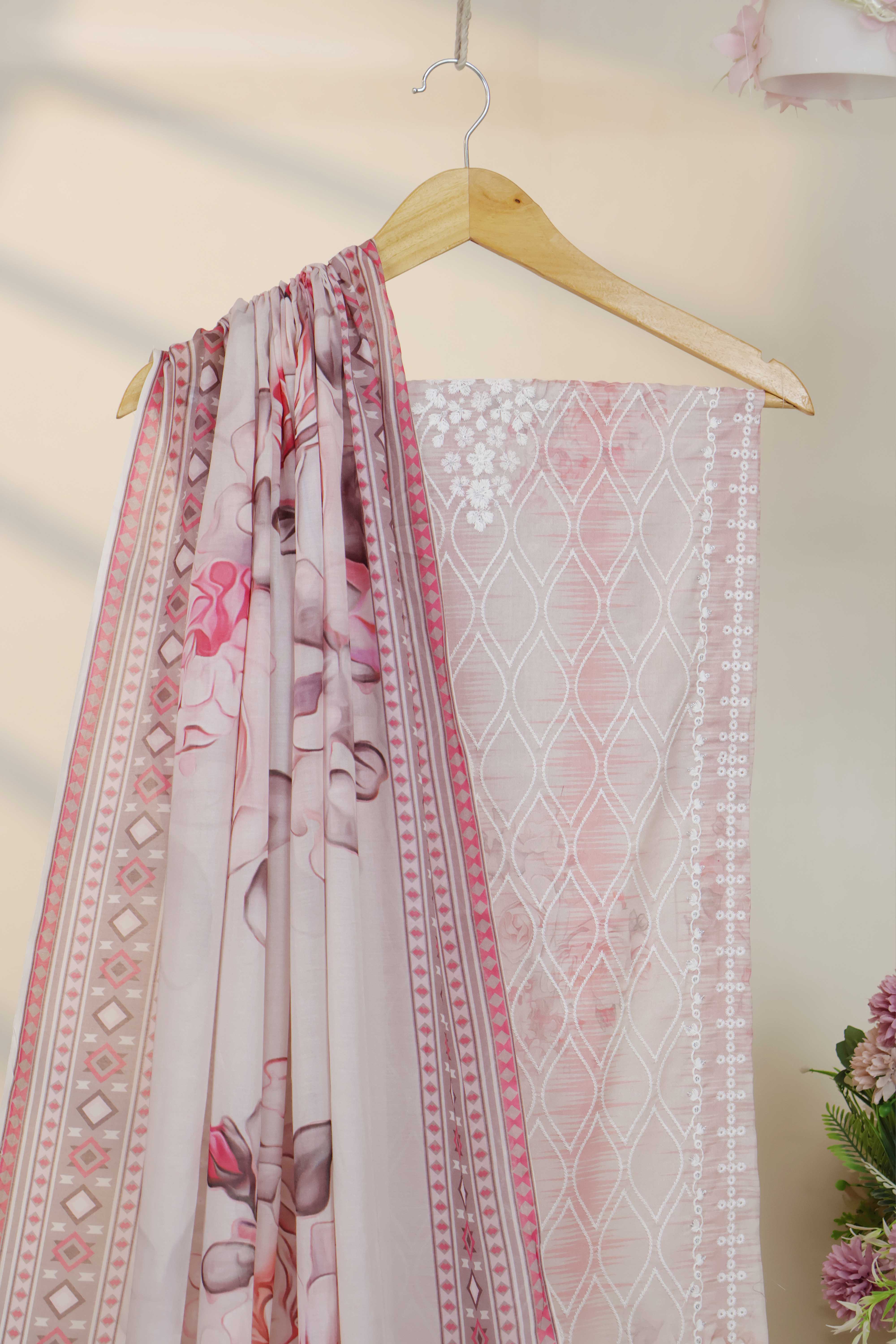 3Piece-Lawn Embroidered Suit V12WR08 - Image 5