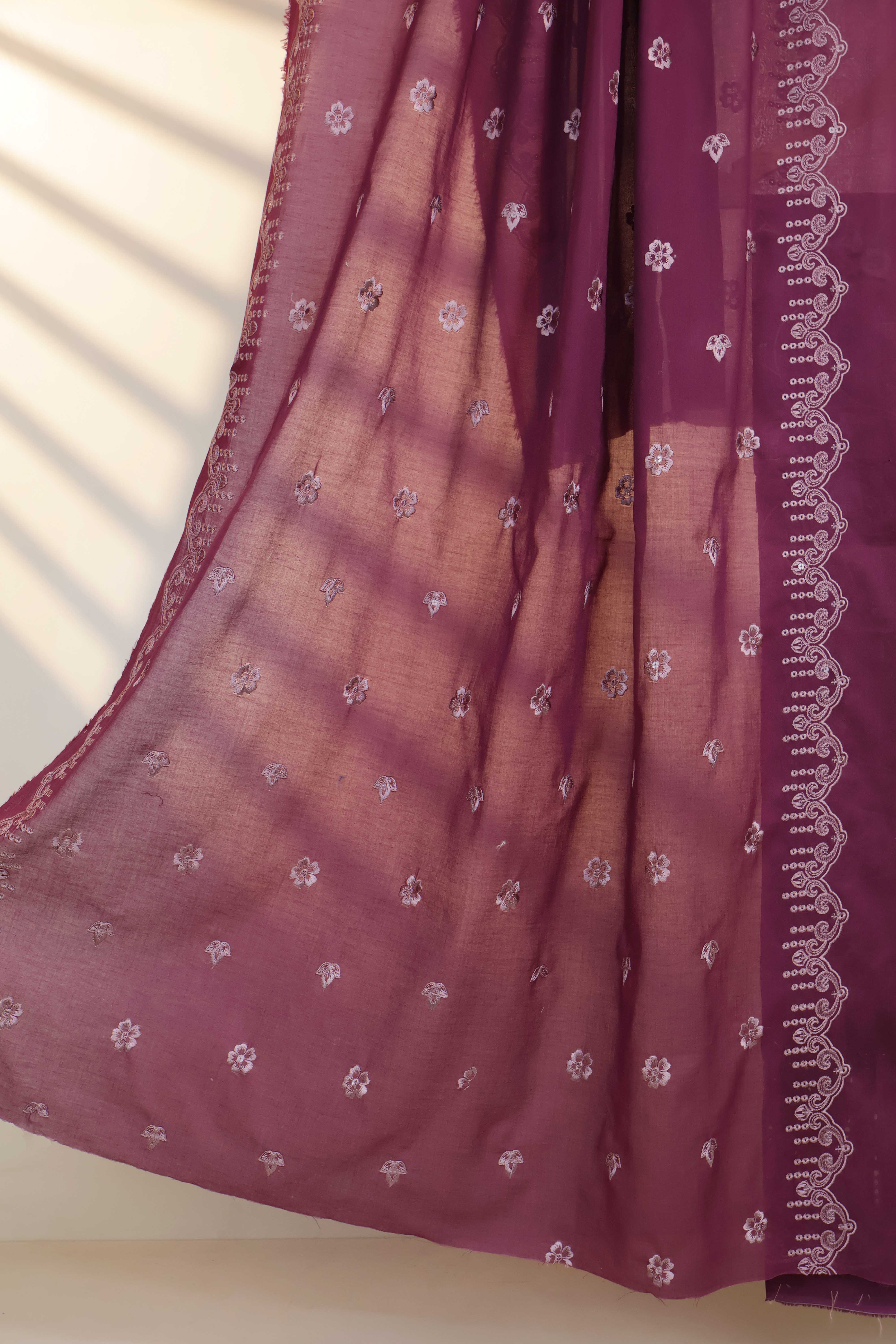 3Piece-Lawn Embroidered Suit V15WR06 - Image 6