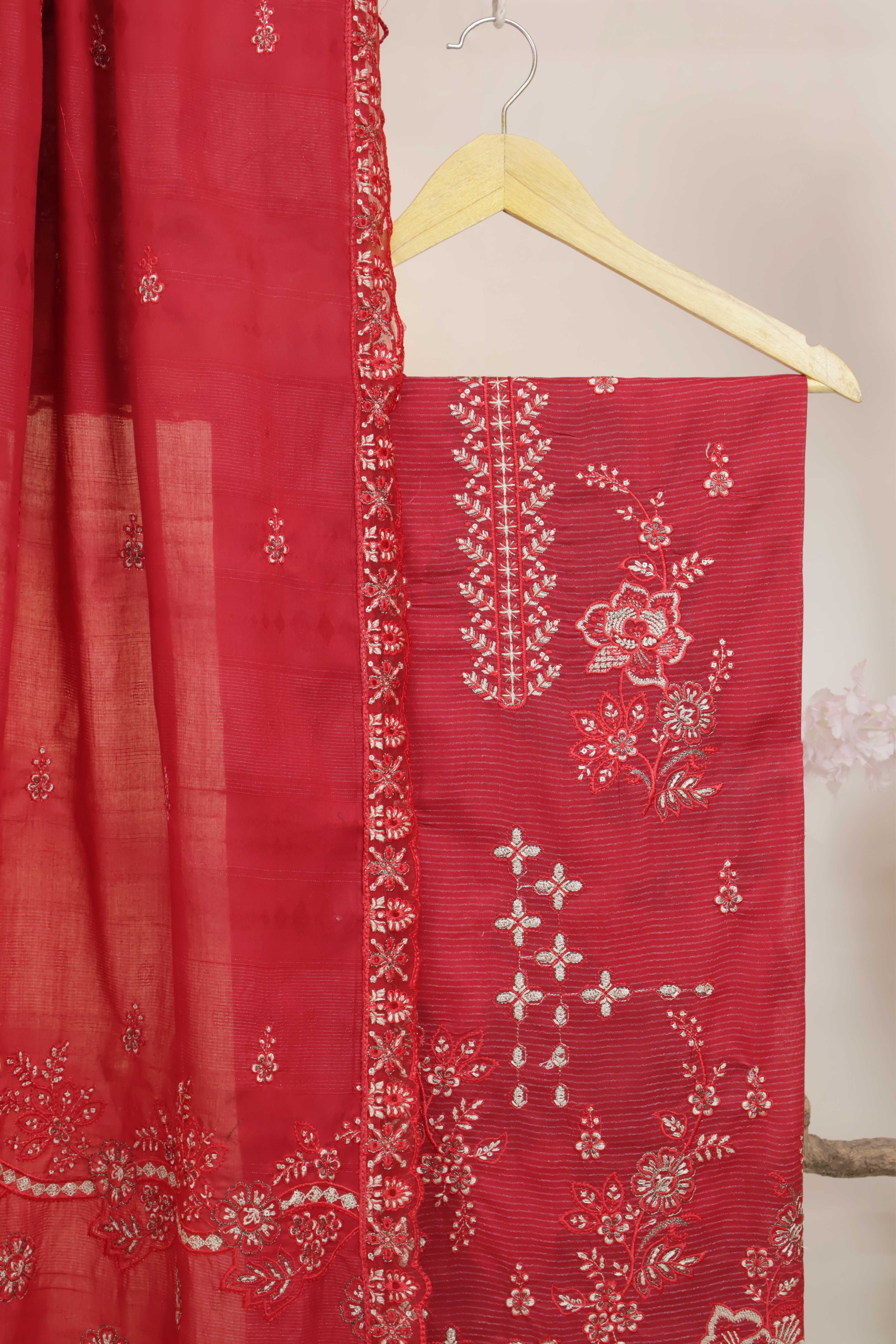 3Piece-Lawn Embroidered Suit V501A - Image 6