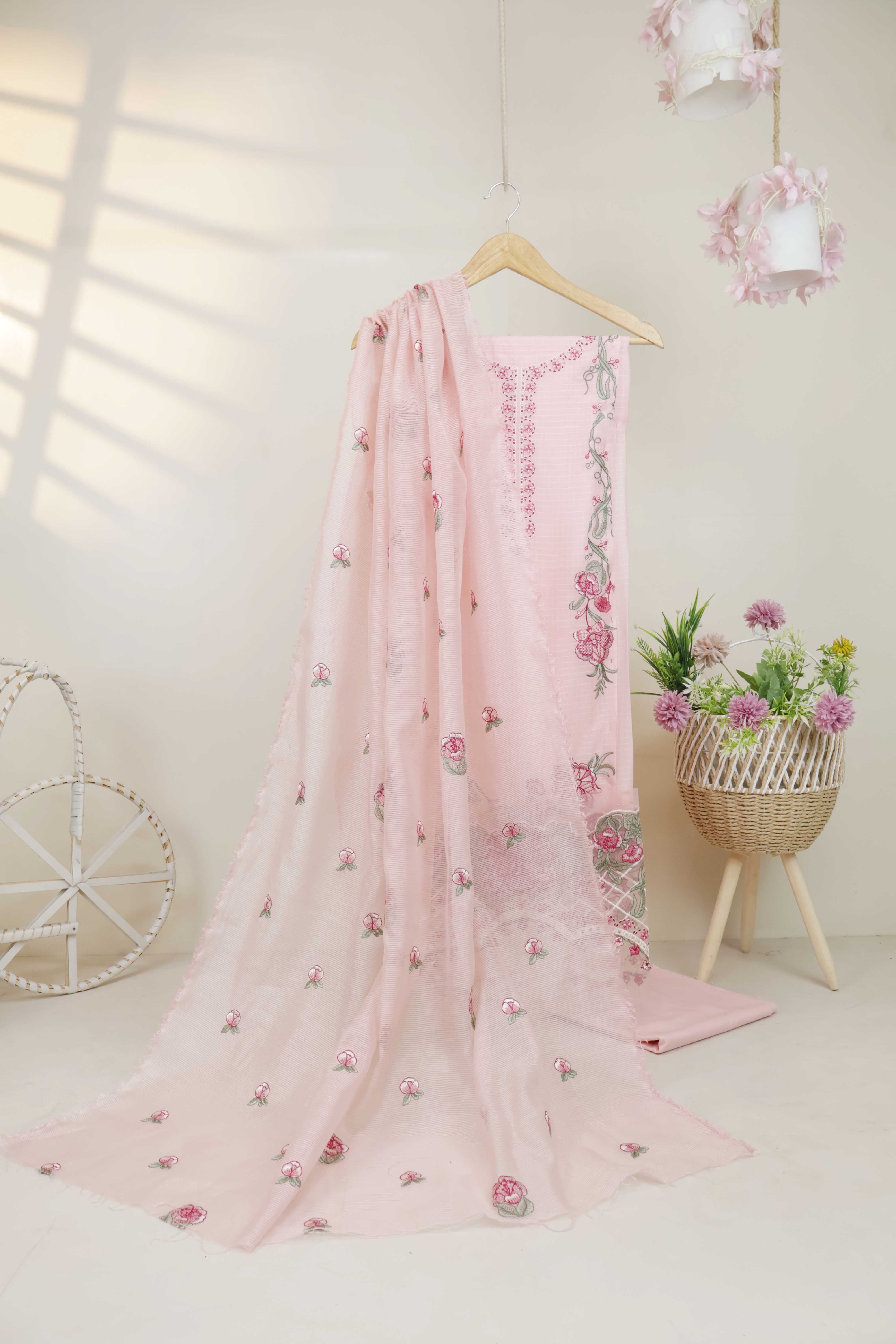 3Piece-Lawn Embroidered Suit V22WR02 - Image 2