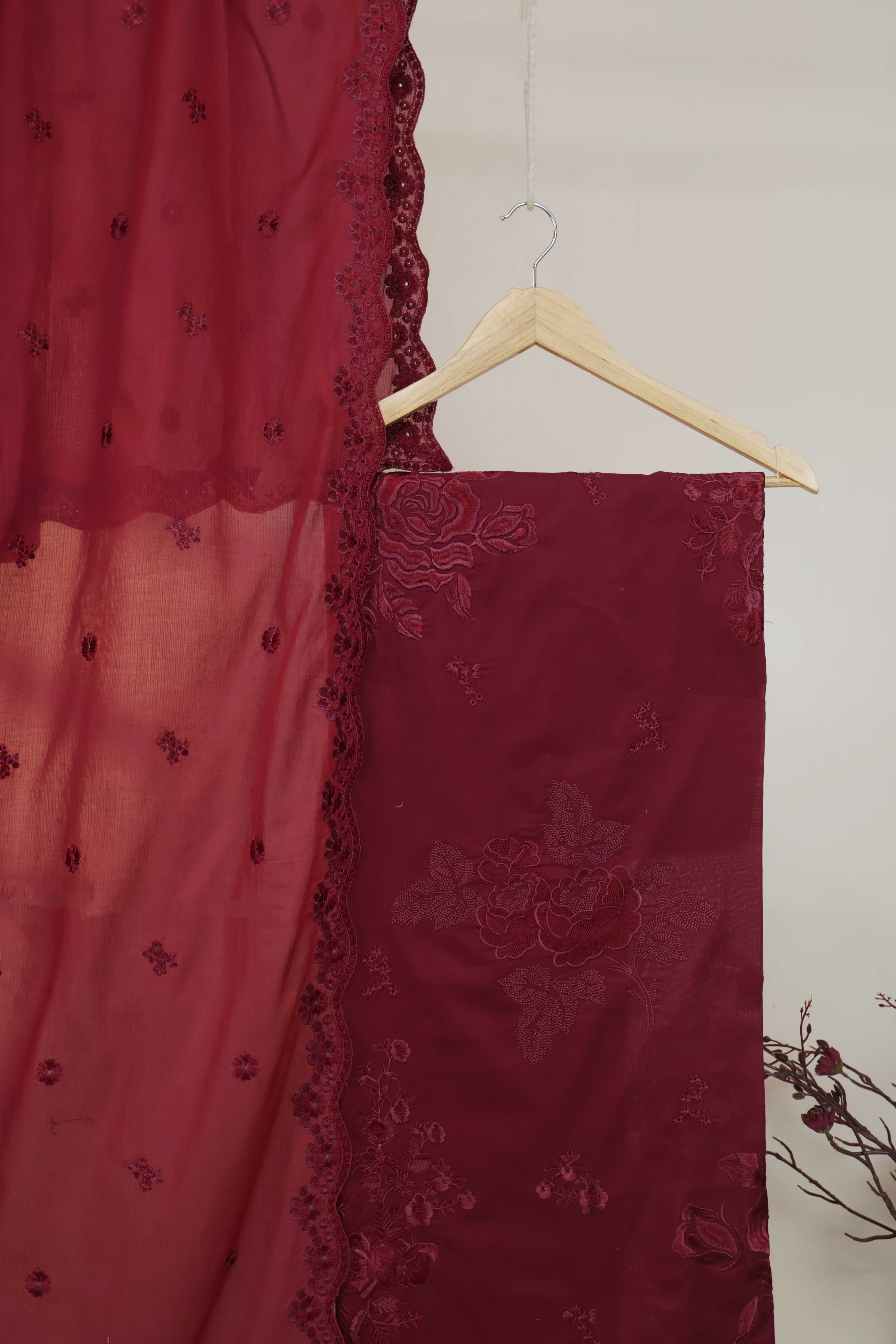3Piece-Lawn Embroidered Suit V34WR02 - Image 5
