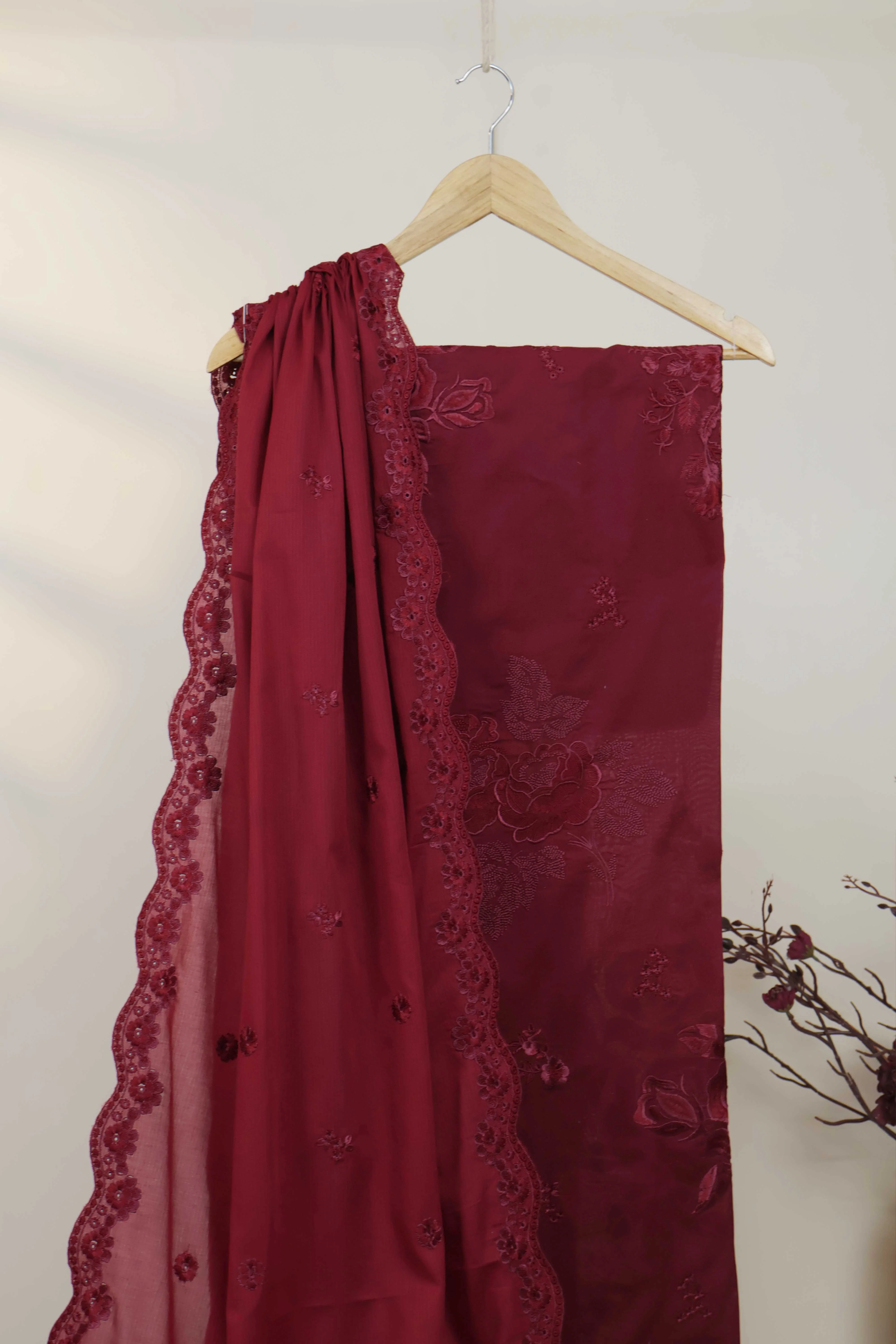 3Piece-Lawn Embroidered Suit V34WR02 - Image 6