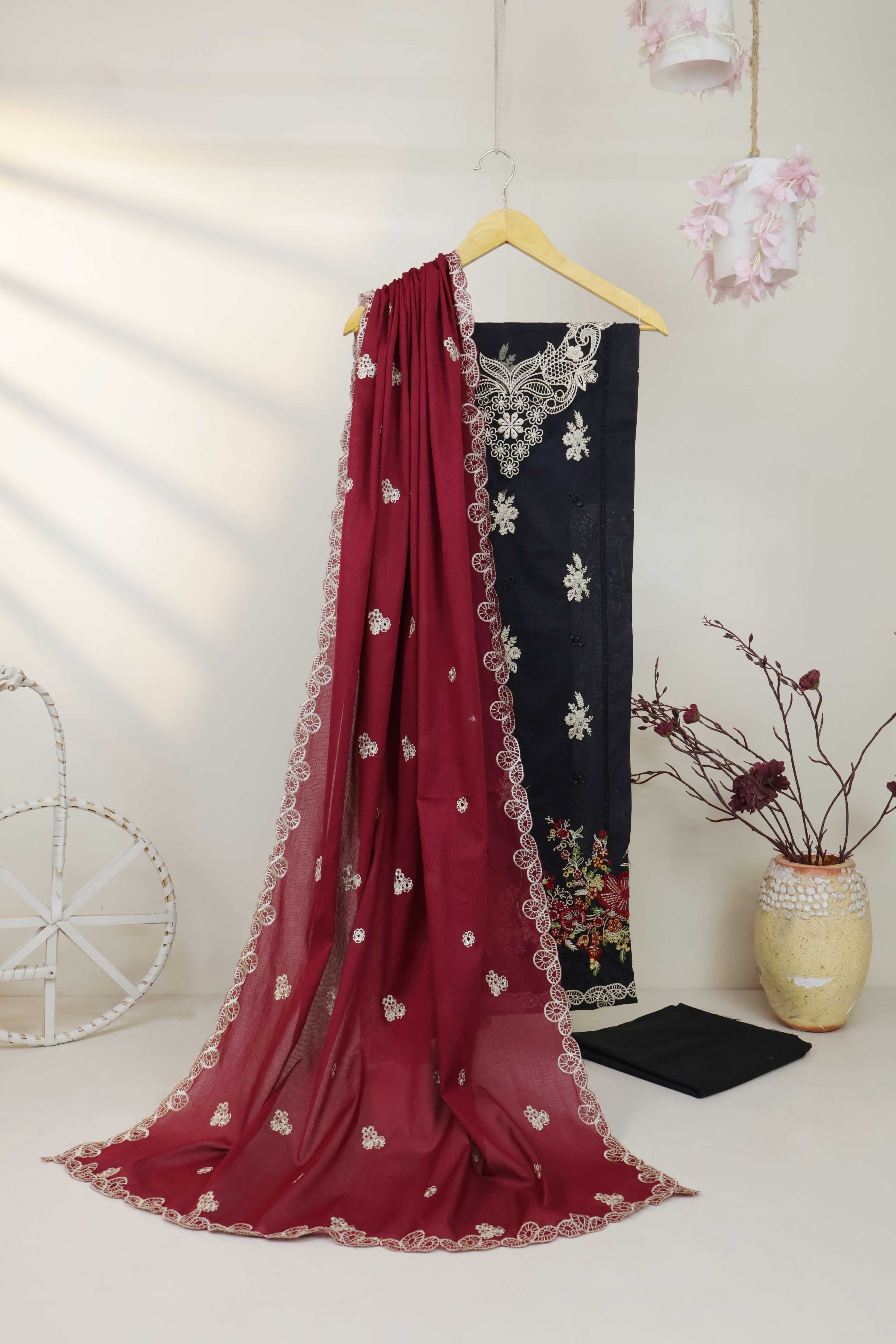 3Piece-Lawn Embroidered Suit V34WR04 - Image 2