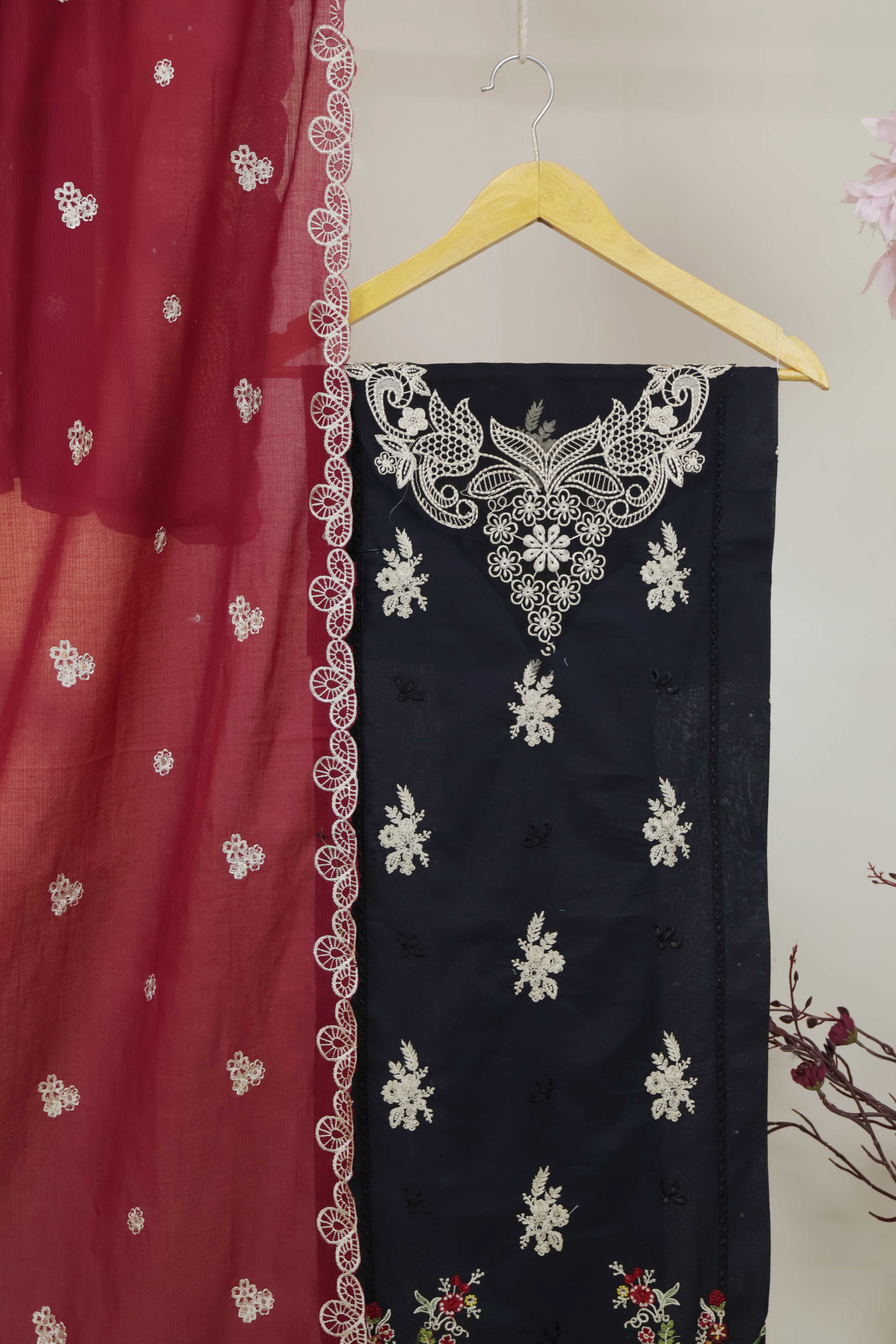 3Piece-Lawn Embroidered Suit V34WR04 - Image 3