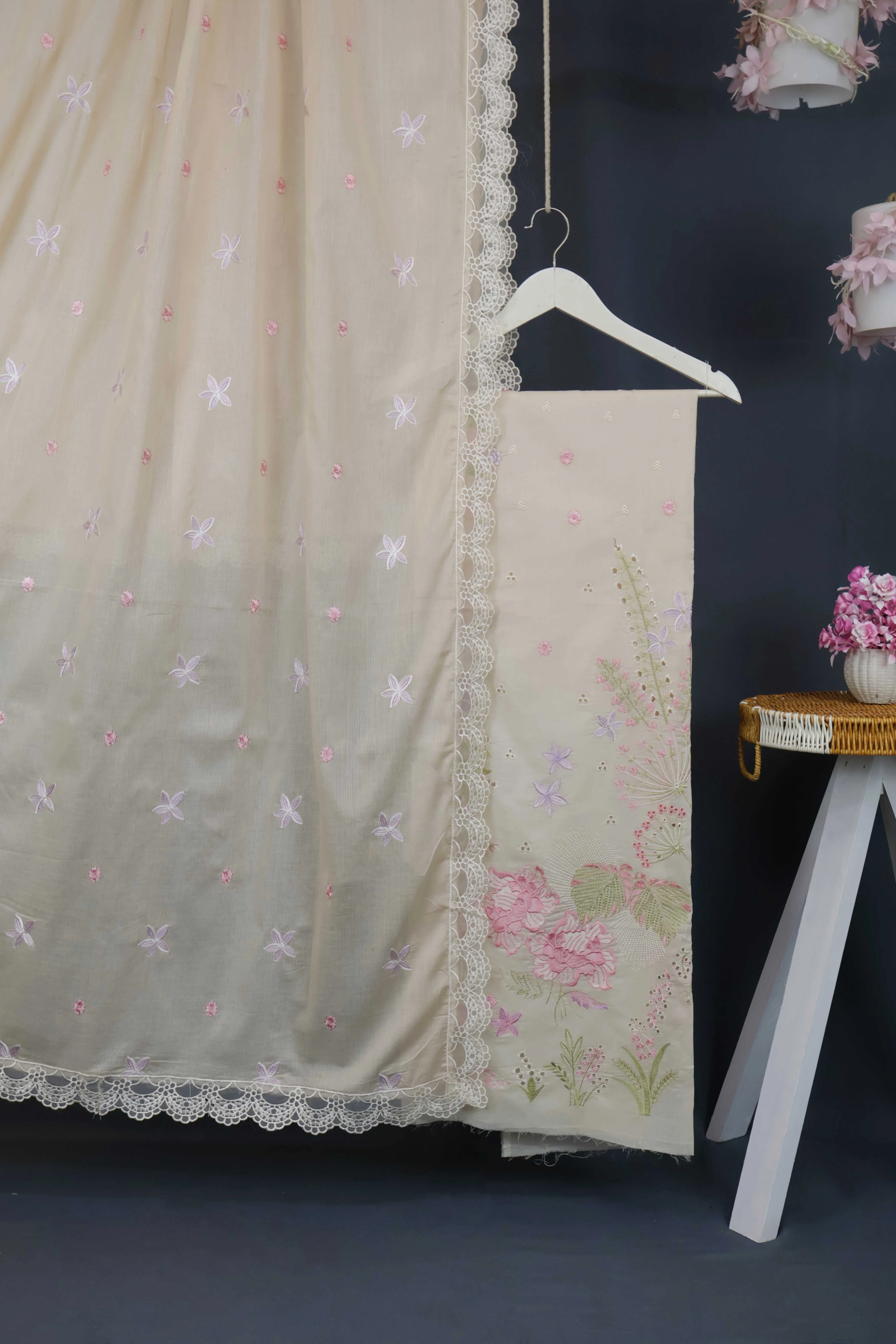 3Piece-Lawn Embroidered Suit V34WR05