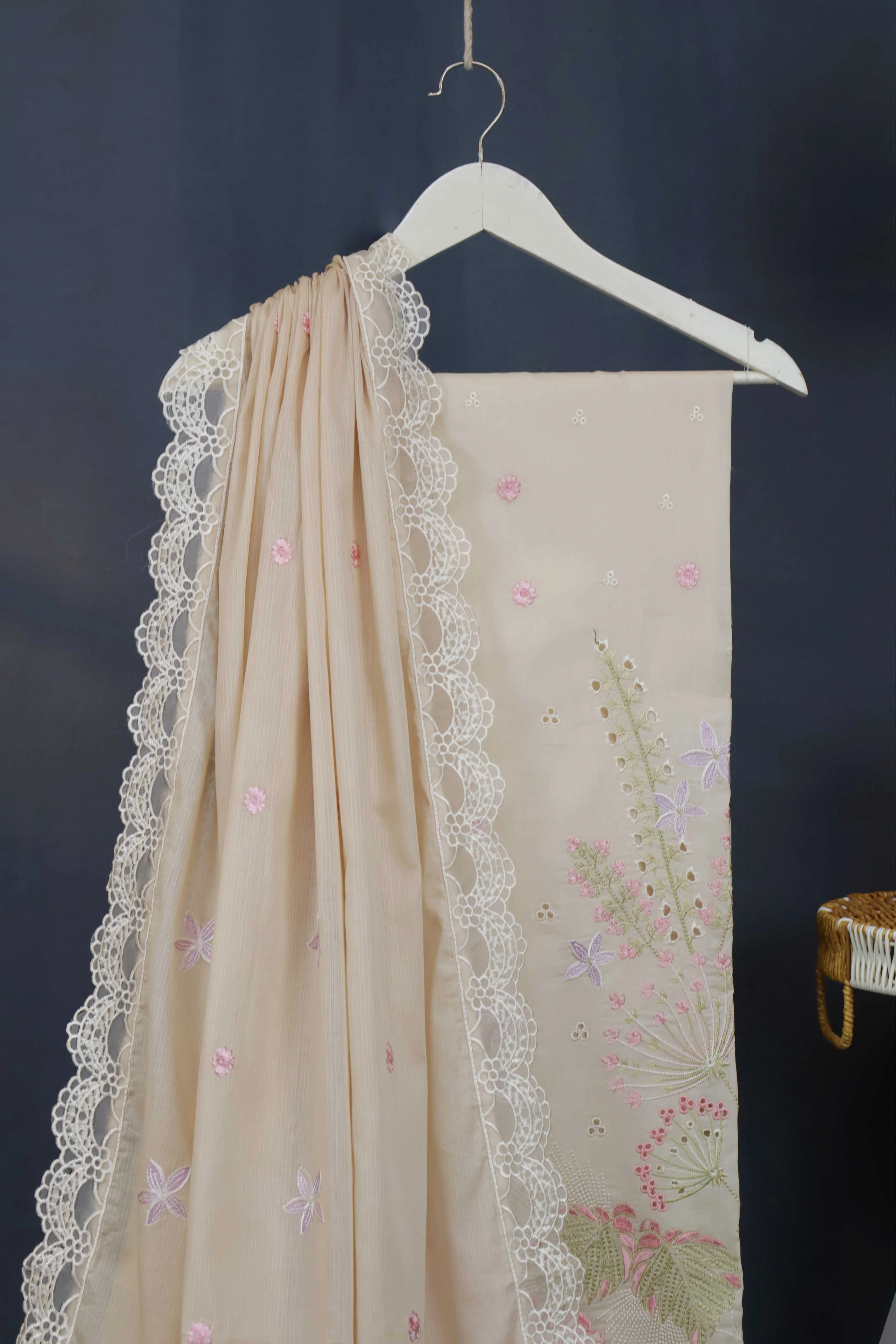 3Piece-Lawn Embroidered Suit V34WR05 - Image 5