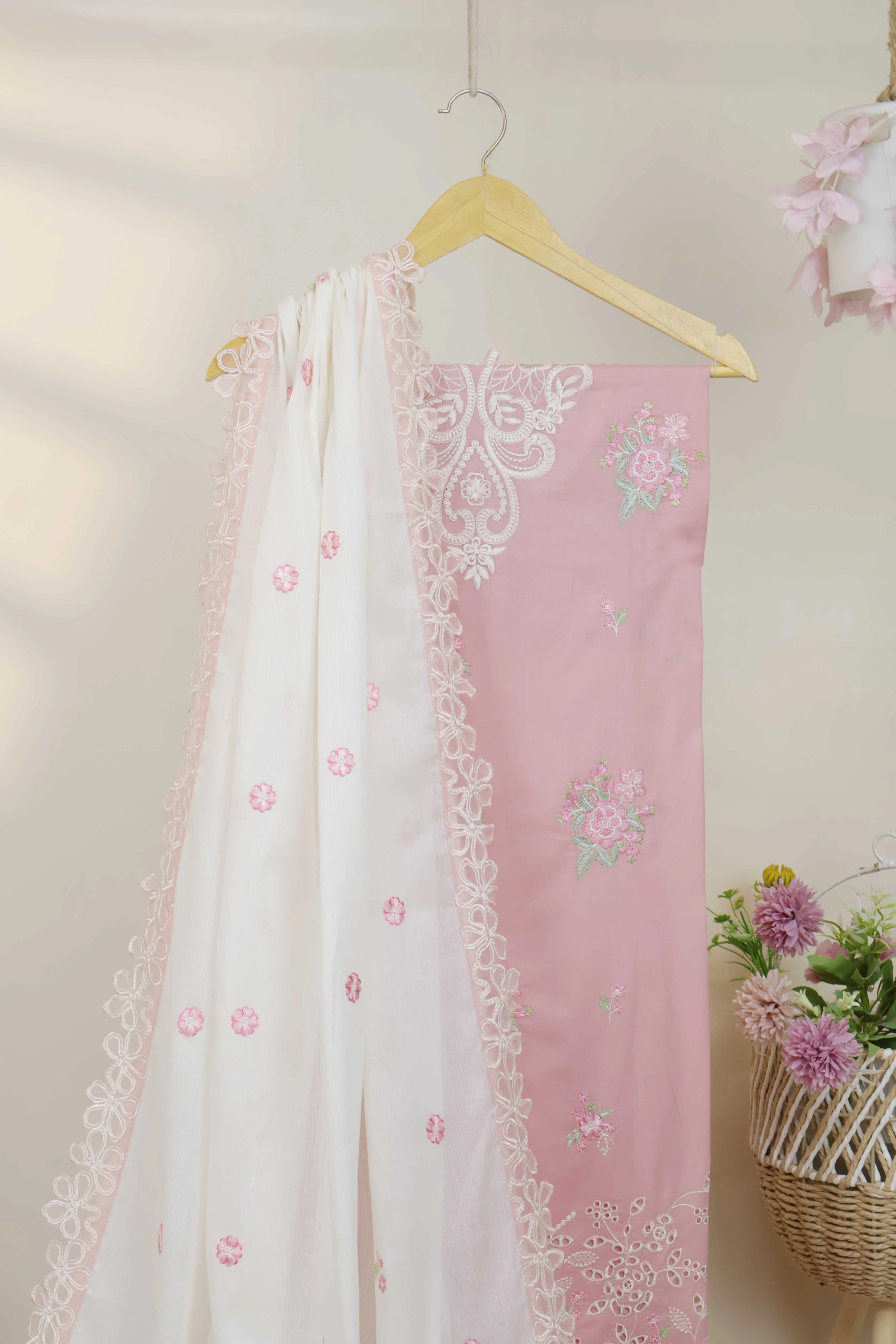 3Piece-Lawn Embroidered Suit V34WR07 - Image 5