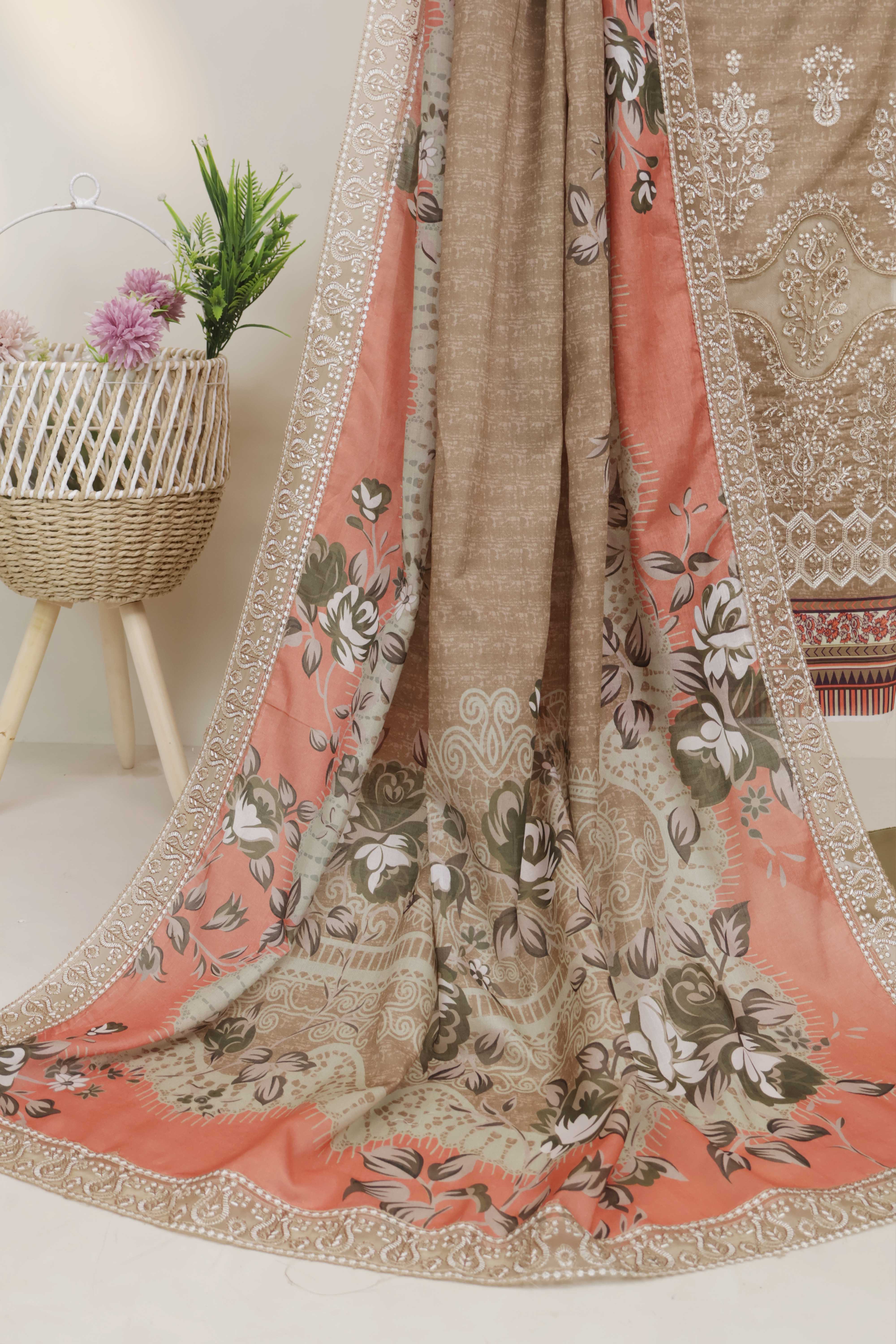 3Piece-Lawn Embroidered Suit V3D05 - Image 5