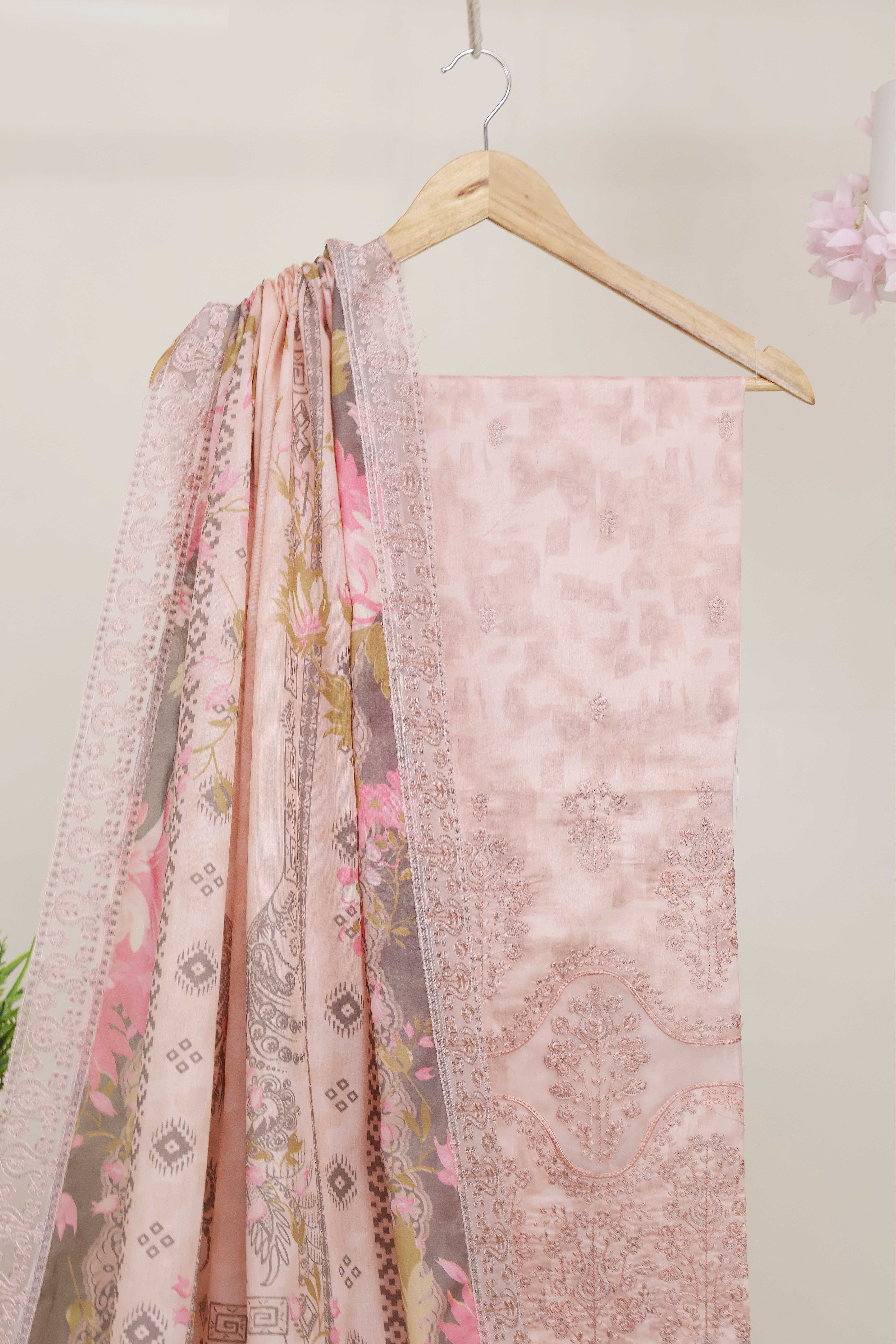 3Piece-Lawn Embroidered Suit V3D06 - Image 4