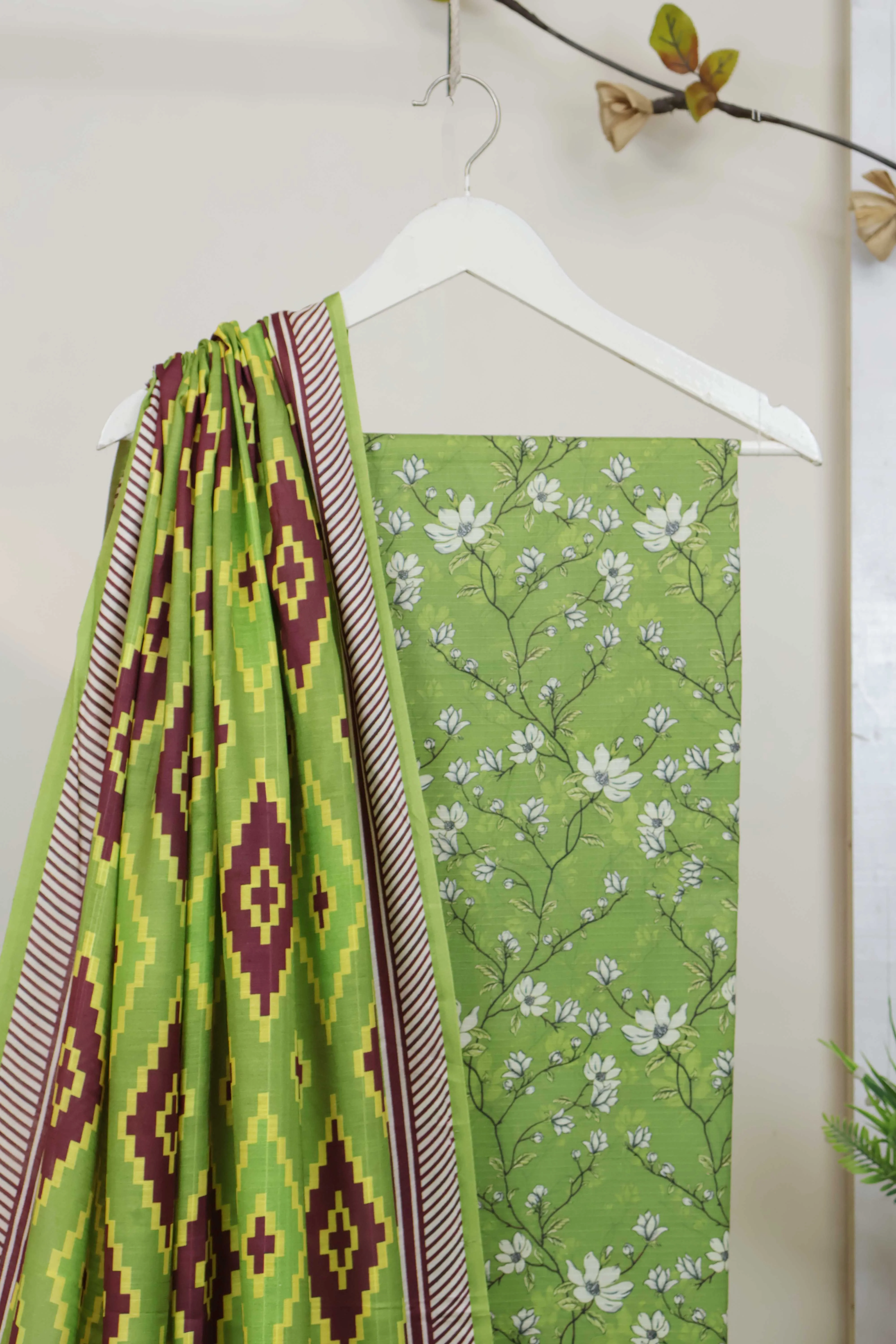 3Piece - Printed Doriya Lawn Suit H25SLST94 - Image 4