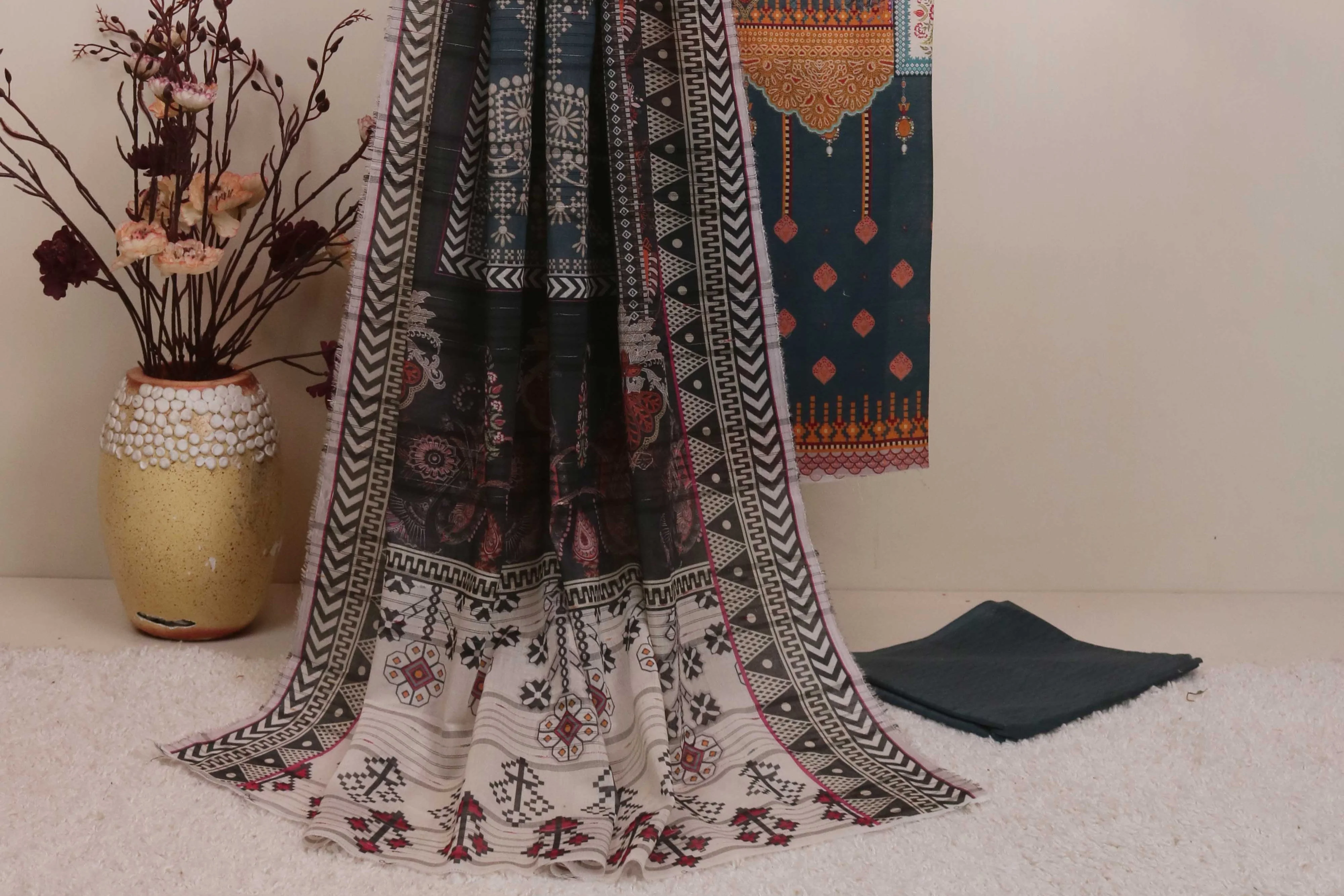 3Piece - Superior Printed Lawn Suit Carnation CR17 - Image 3