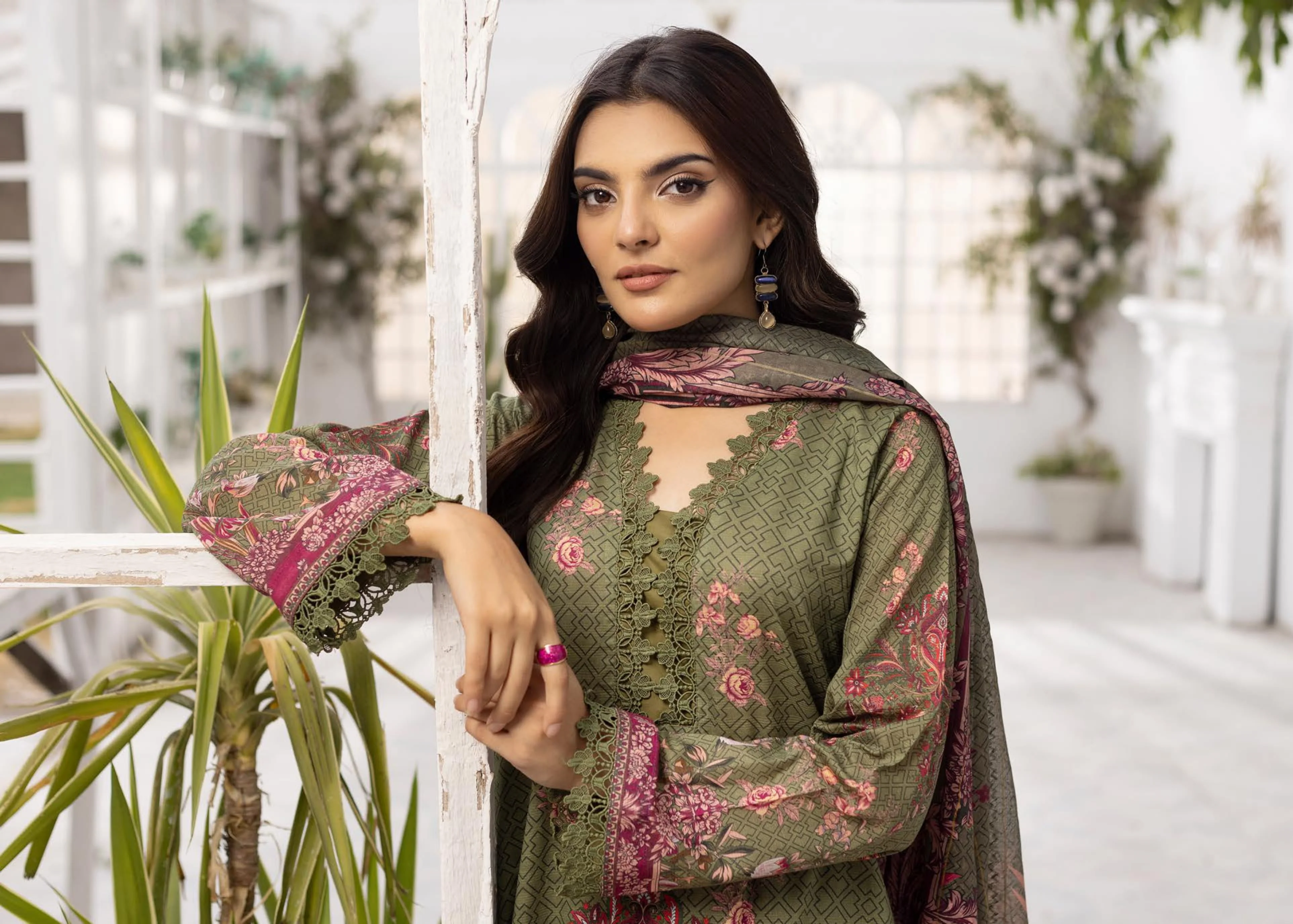 3Piece - Superior Printed Lawn Suit Carnation D033 - Image 4